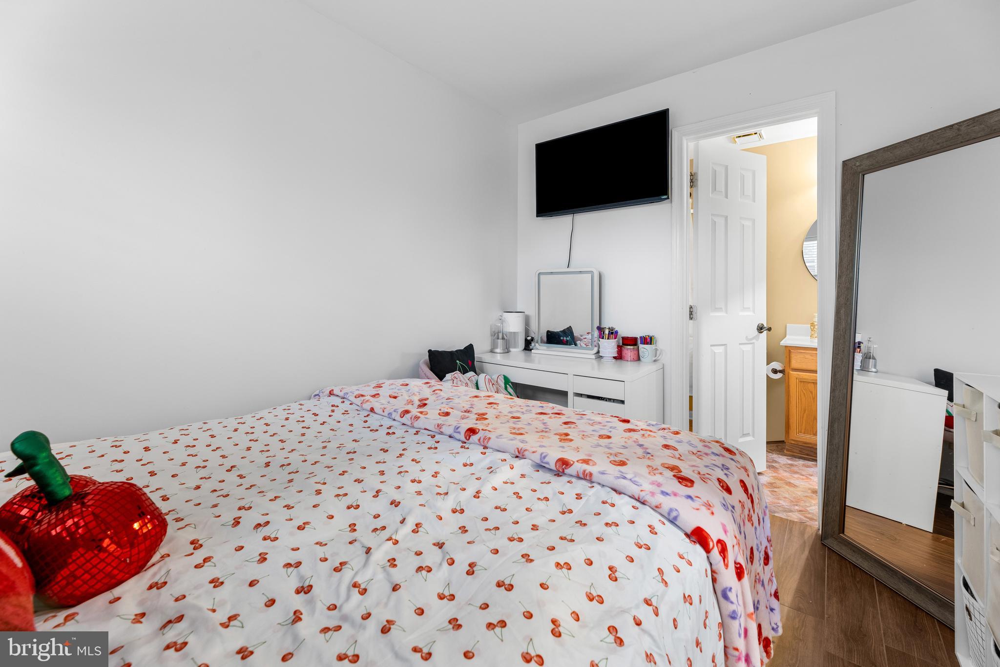 MONTCLAIR MEWS - Residential