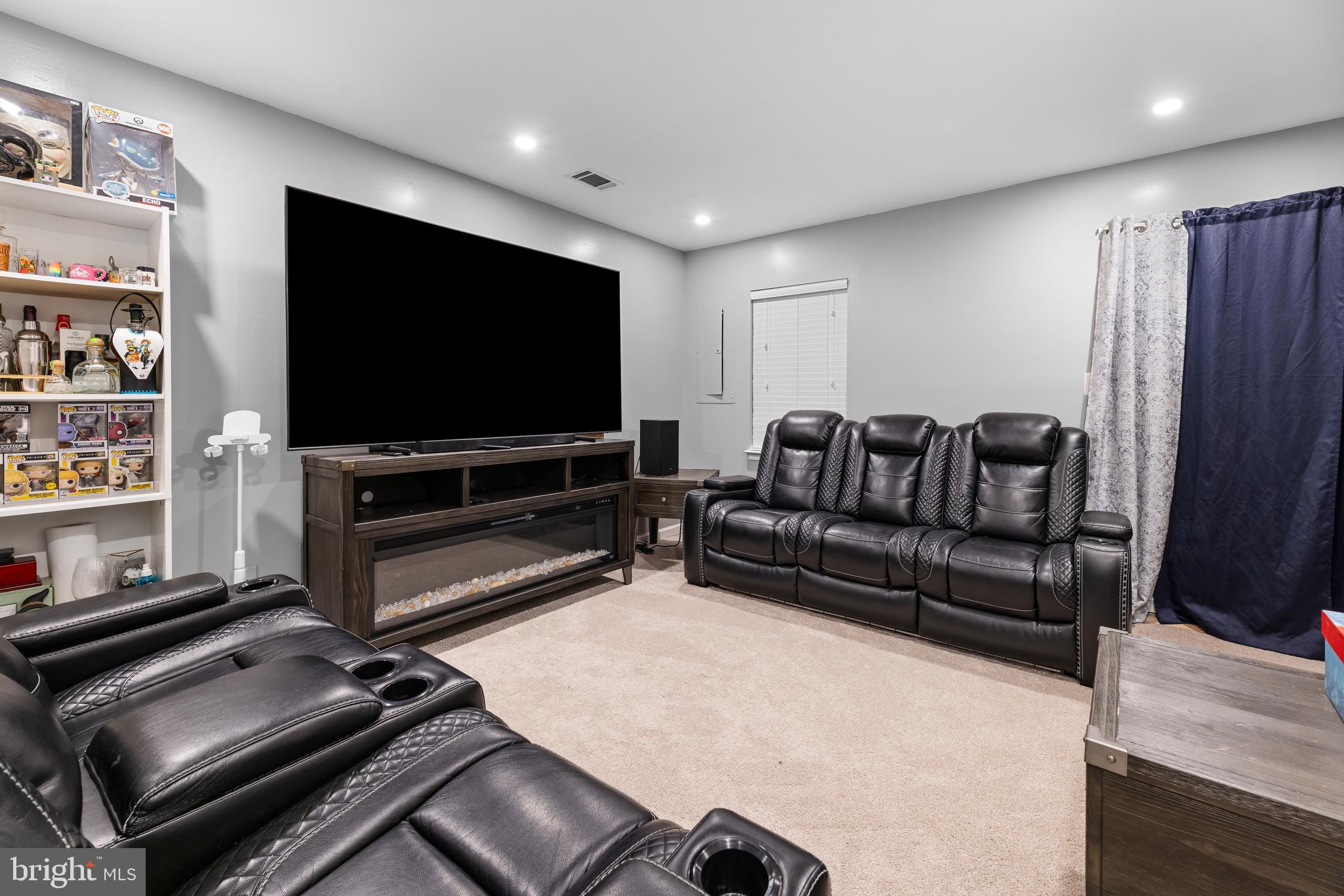 MONTCLAIR MEWS - Residential