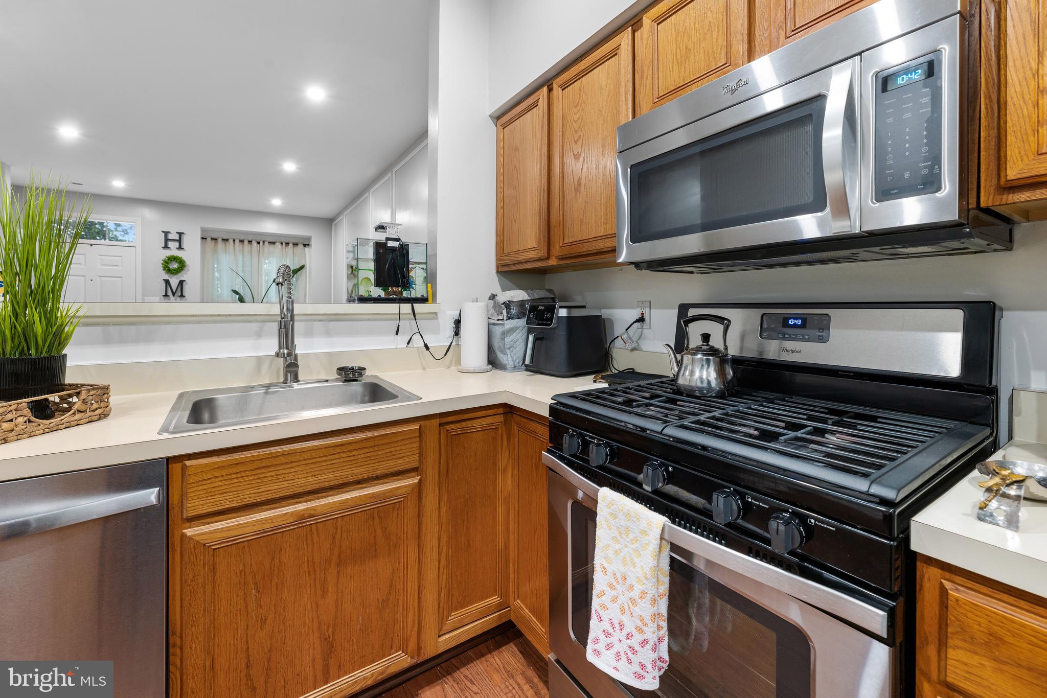 MONTCLAIR MEWS - Residential