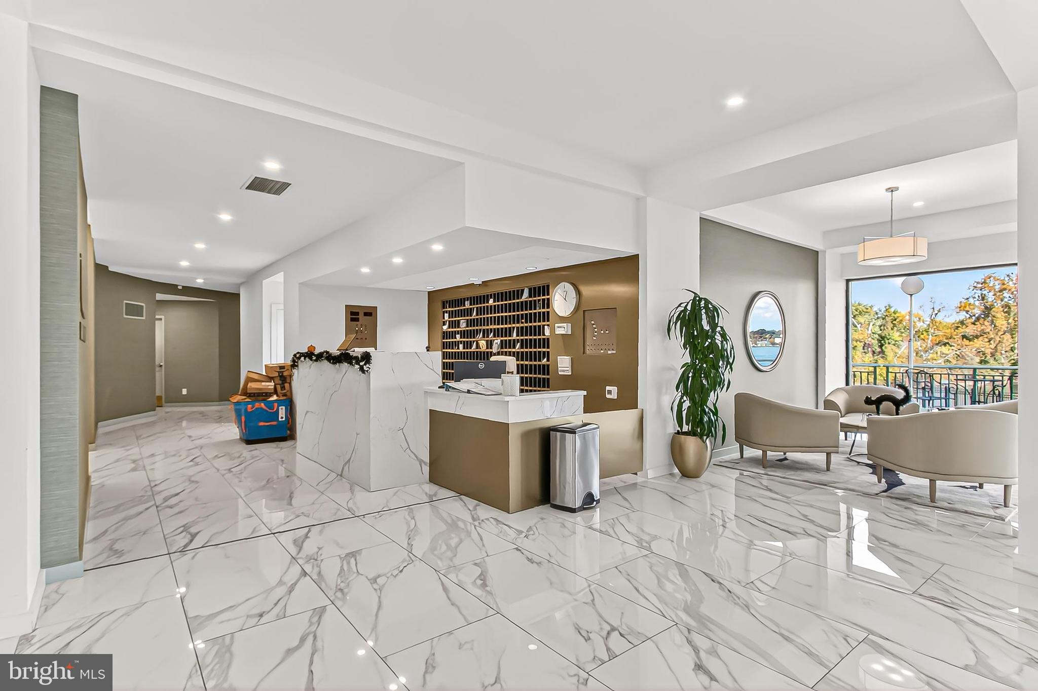 501 SLATERS LANE 513