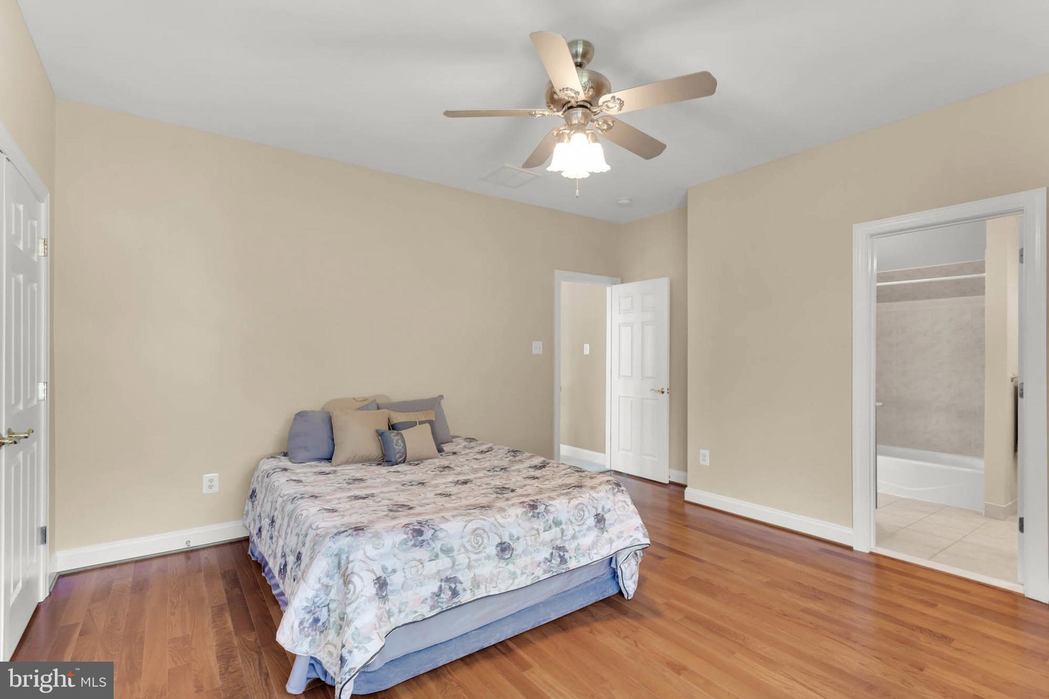 FOX MEADOW - Residential