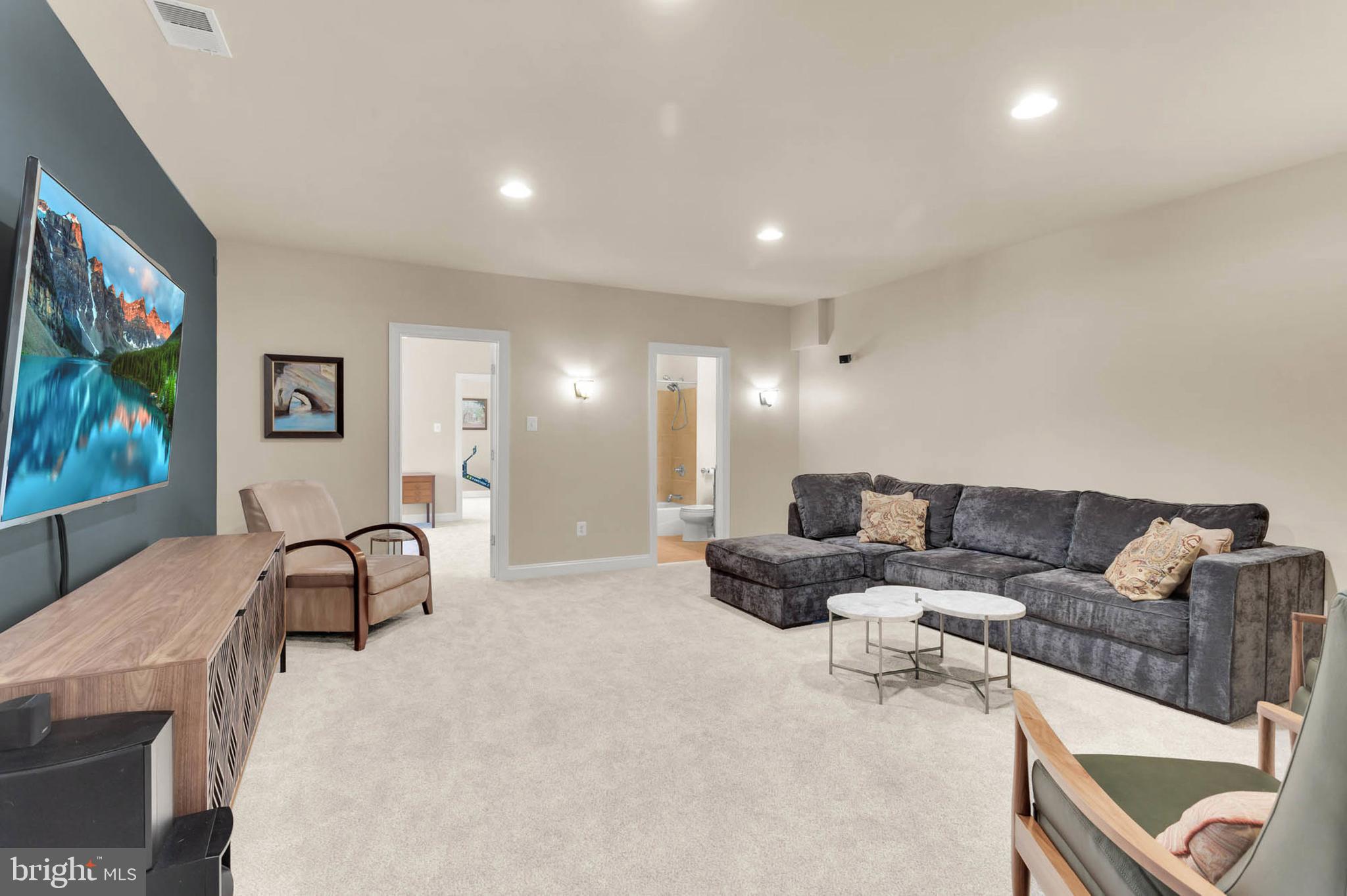 FOX MEADOW - Residential