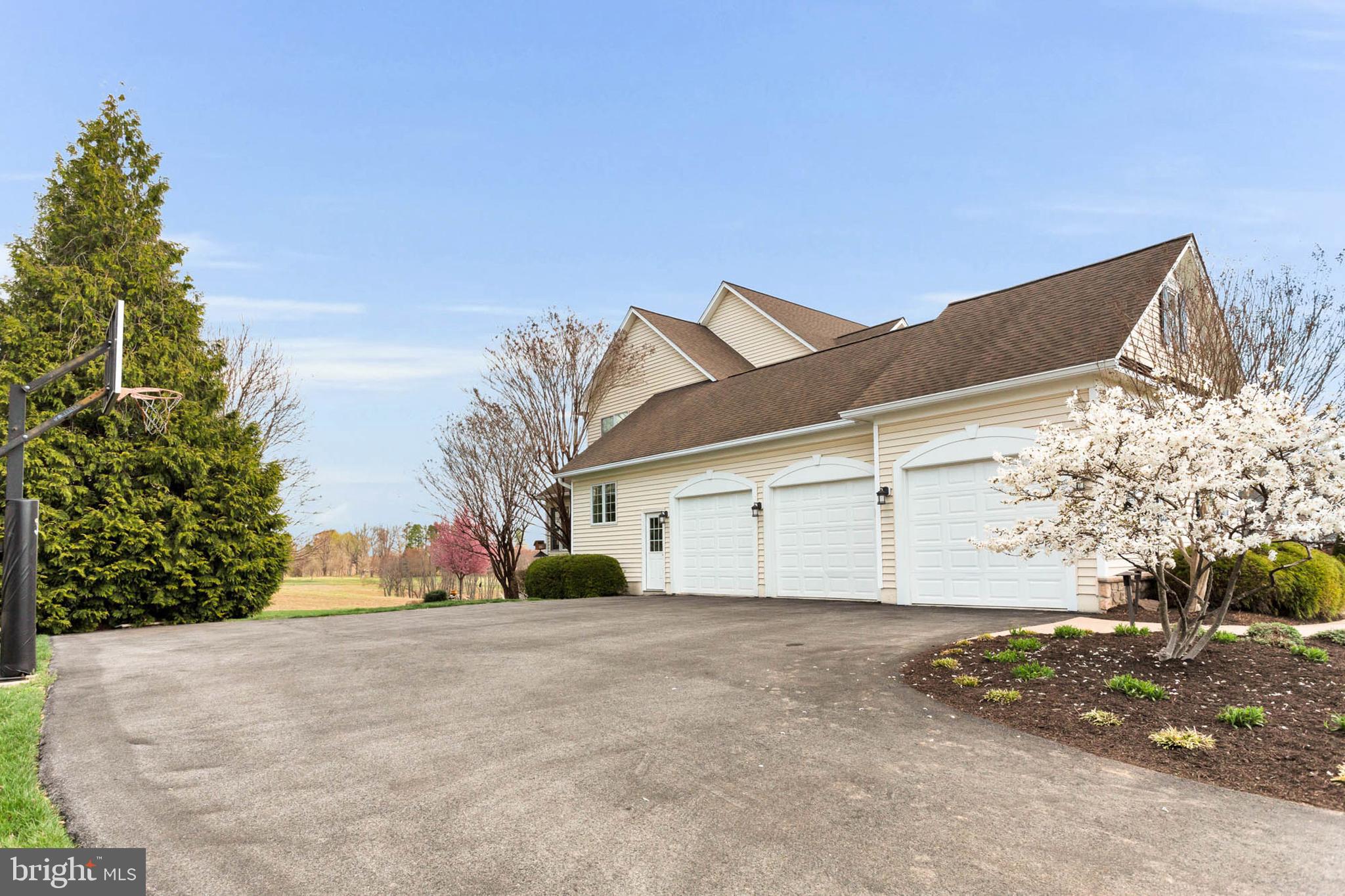 FOX MEADOW - Residential