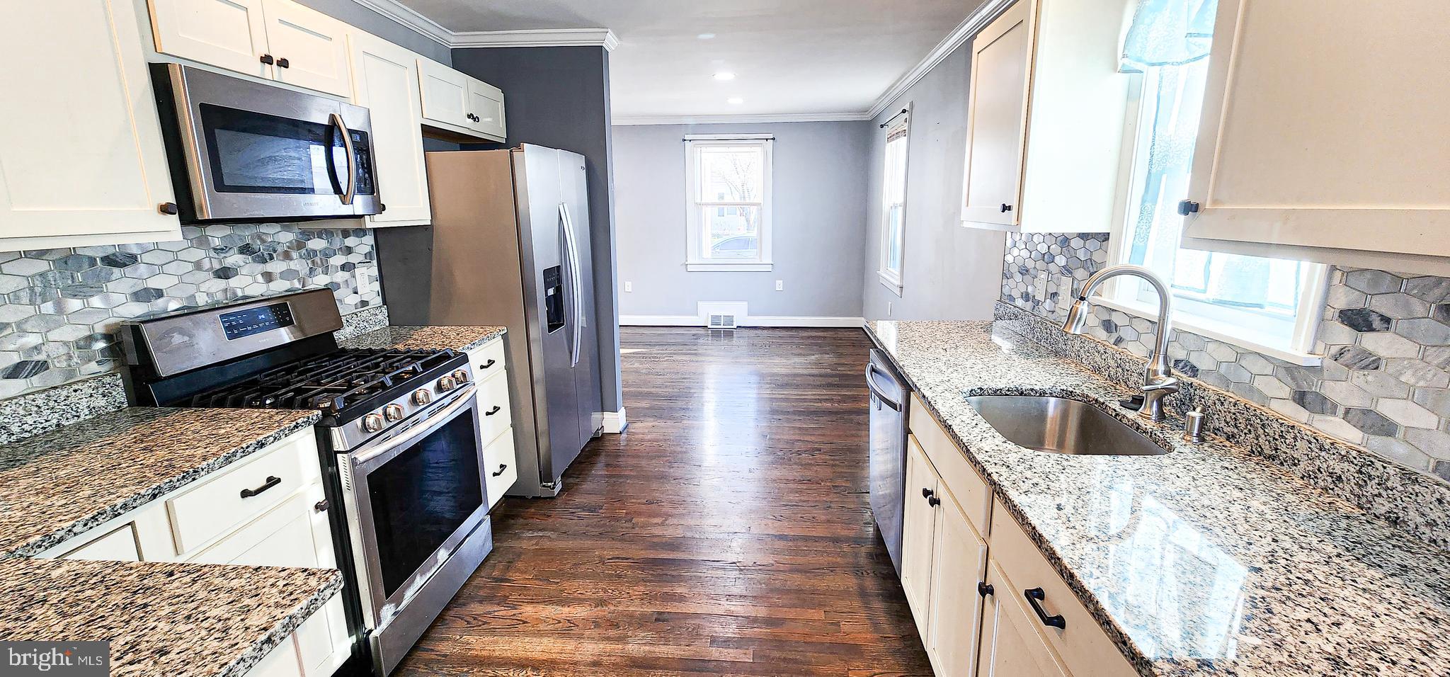 EASTERN TERRACE - Residential