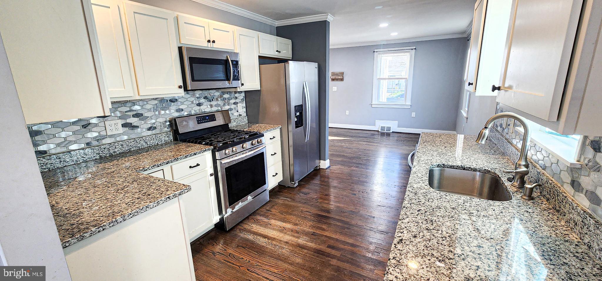 EASTERN TERRACE - Residential