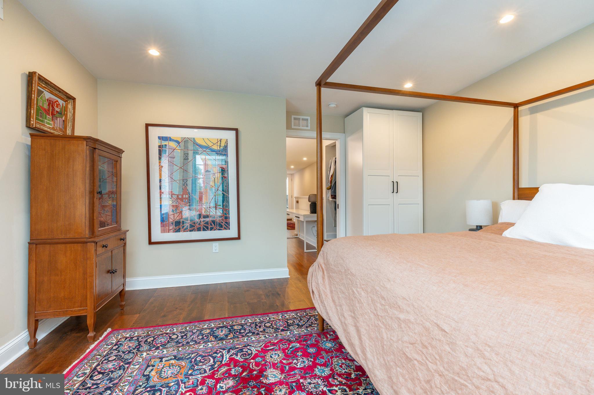 GRADUATE HOSPITAL - Residential