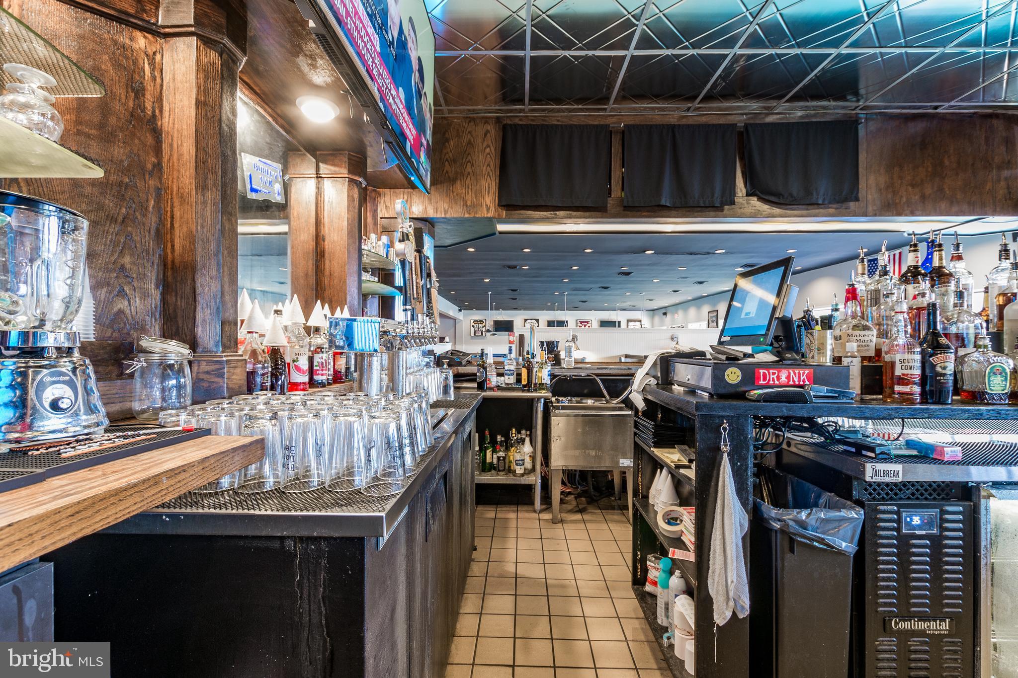 MARLIN PARK - Commercial Sale