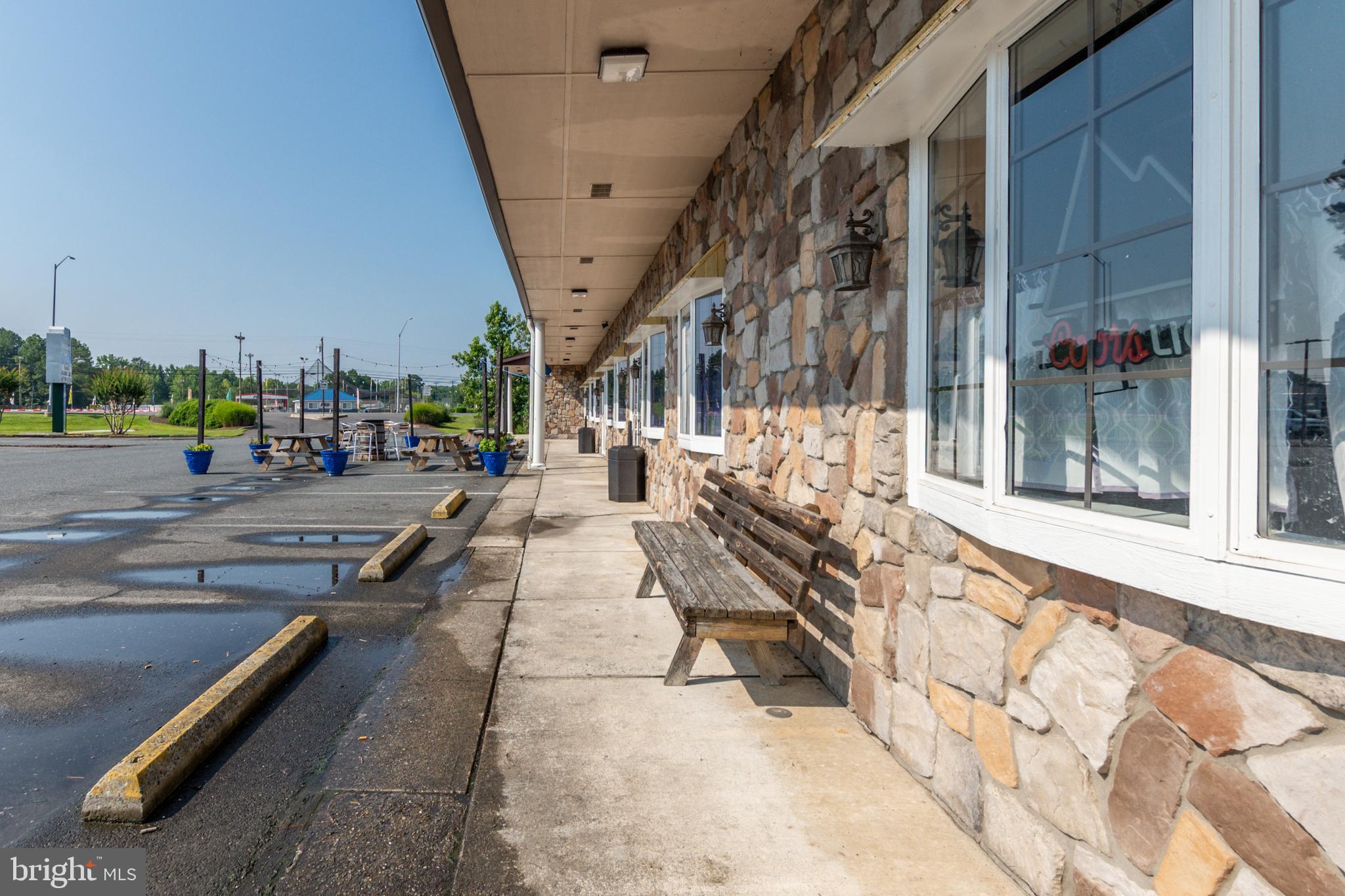 MARLIN PARK - Commercial Sale