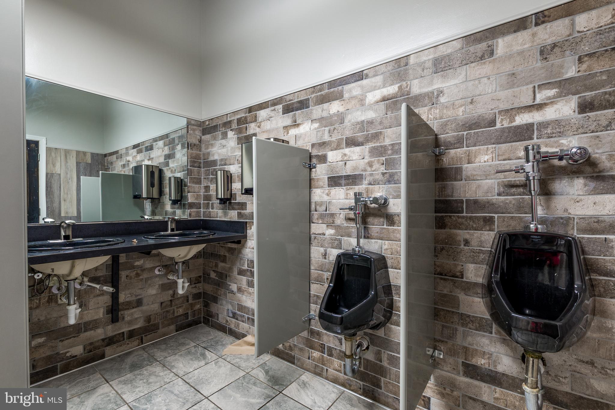 MARLIN PARK - Commercial Sale