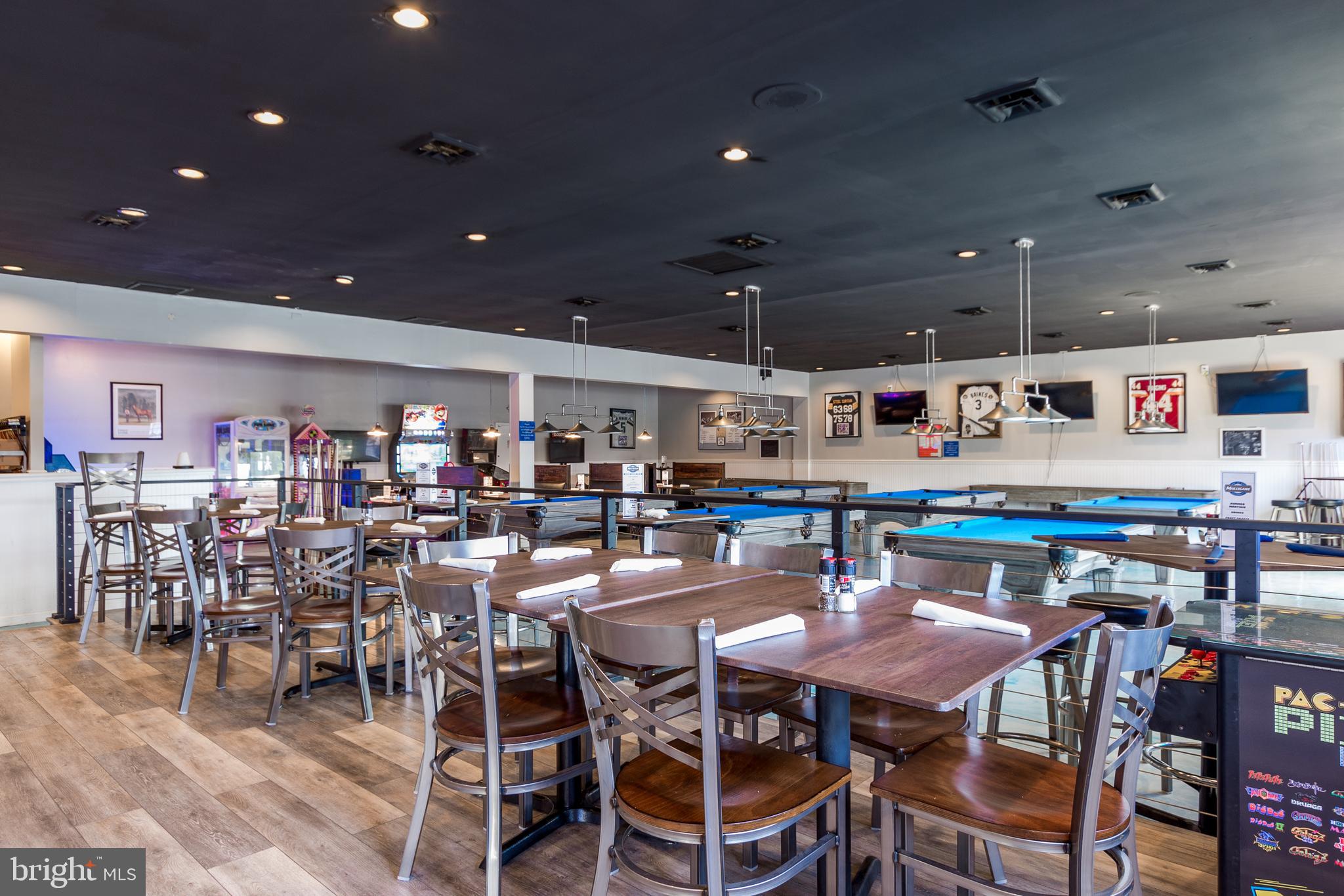 MARLIN PARK - Commercial Sale