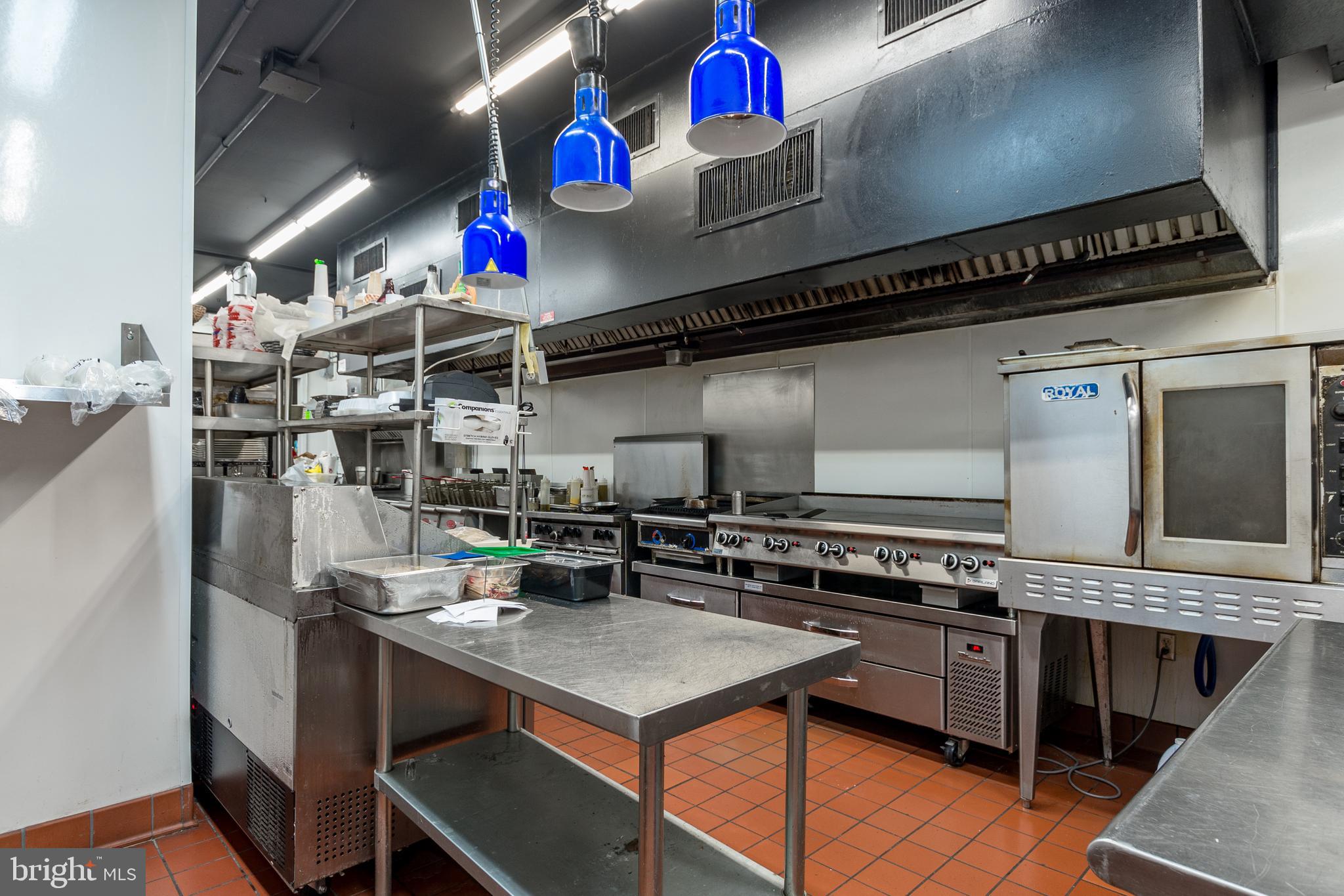 MARLIN PARK - Commercial Sale