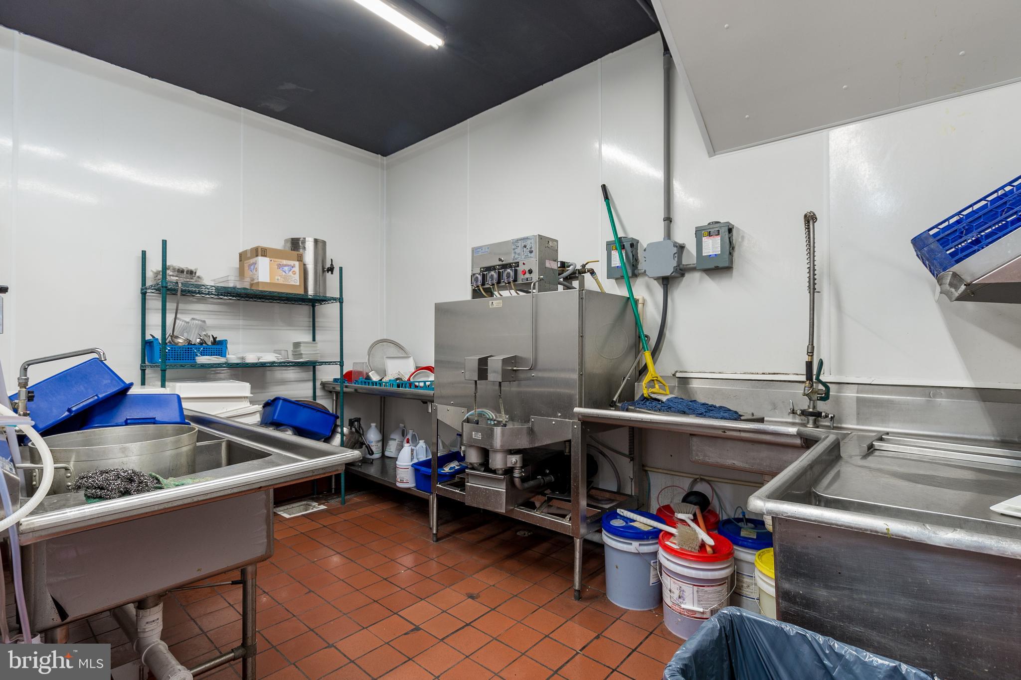 MARLIN PARK - Commercial Sale