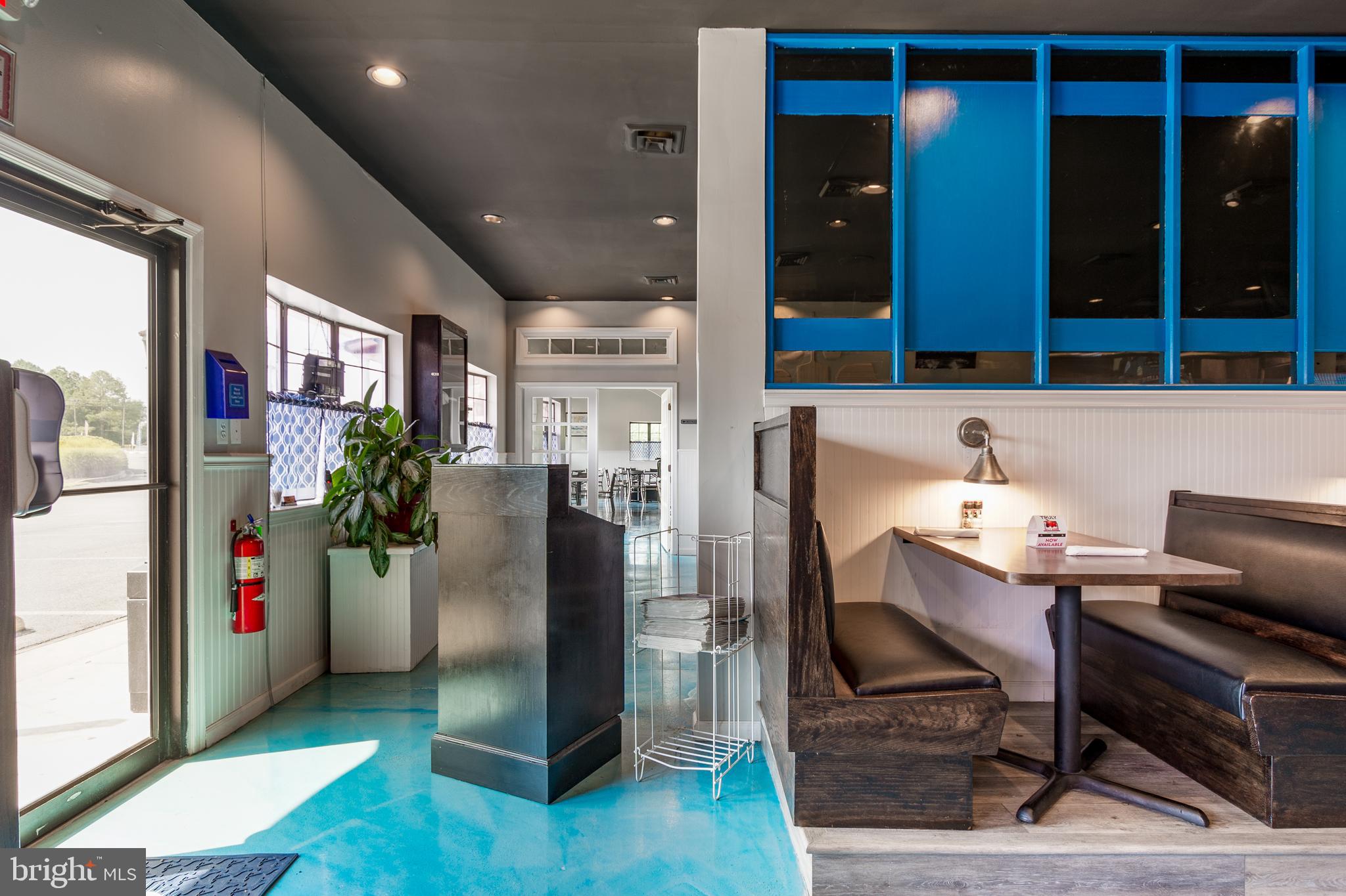 MARLIN PARK - Commercial Sale