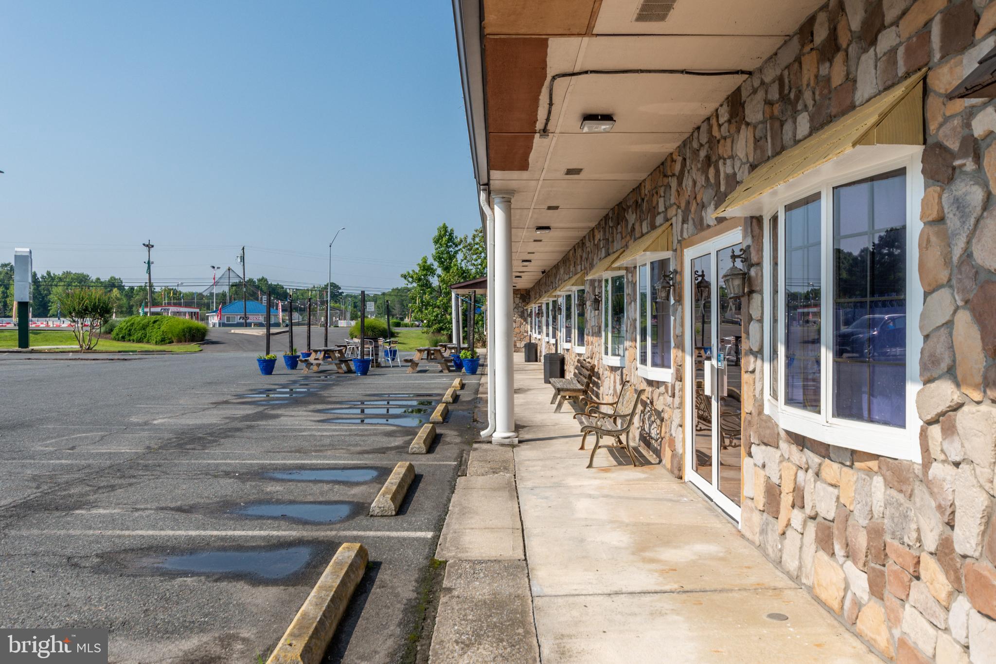 MARLIN PARK - Commercial Sale