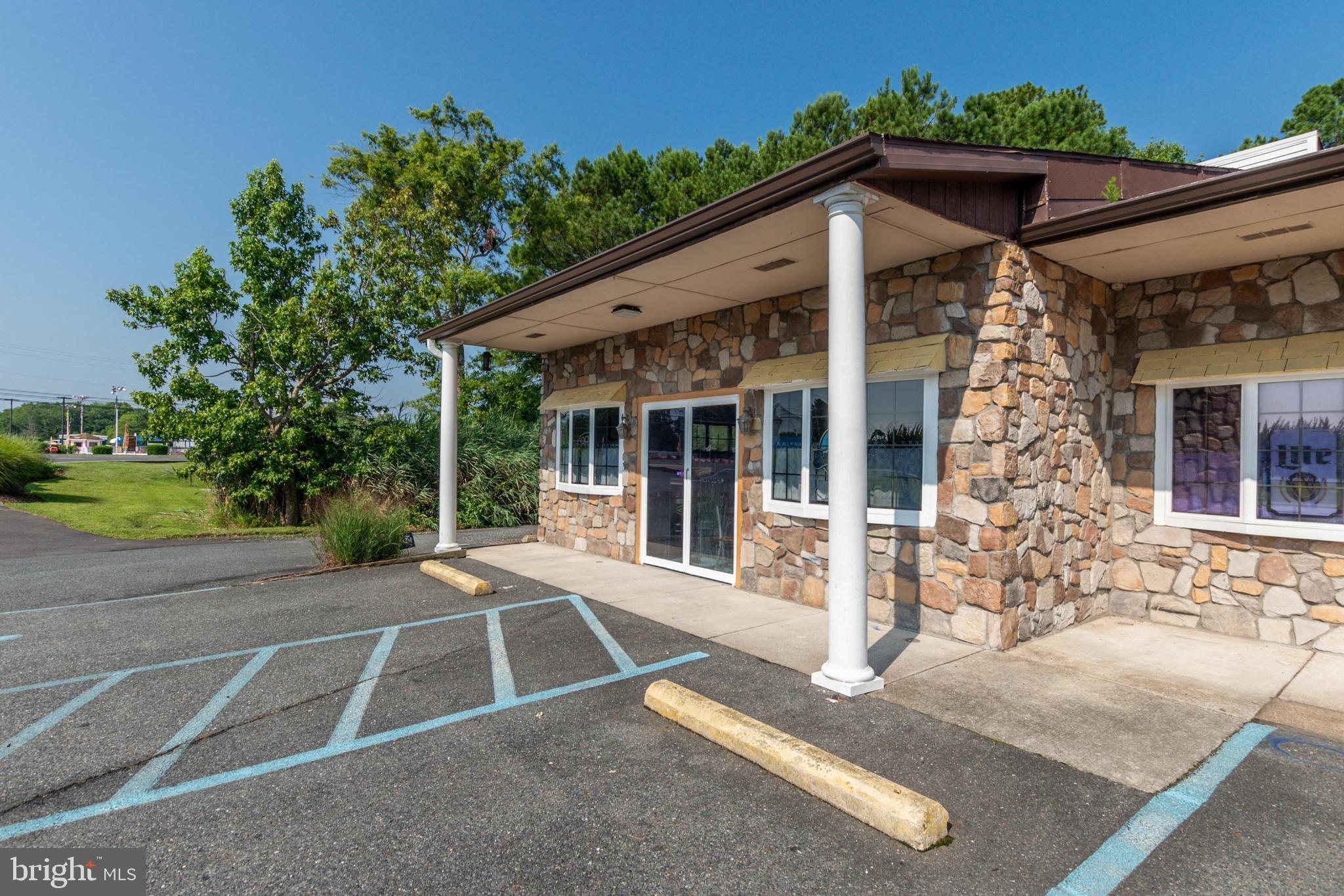 MARLIN PARK - Commercial Sale