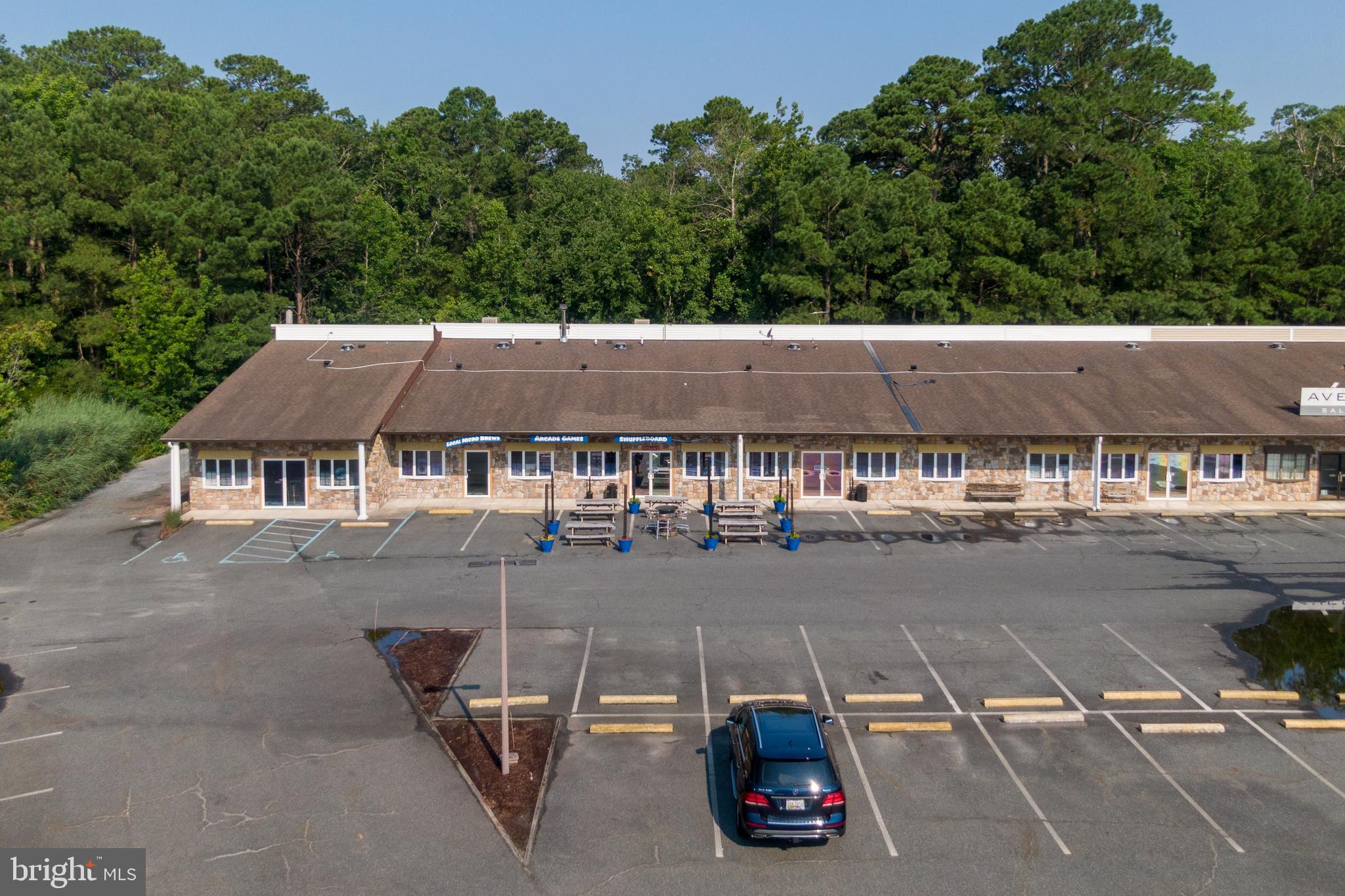 MARLIN PARK - Commercial Sale