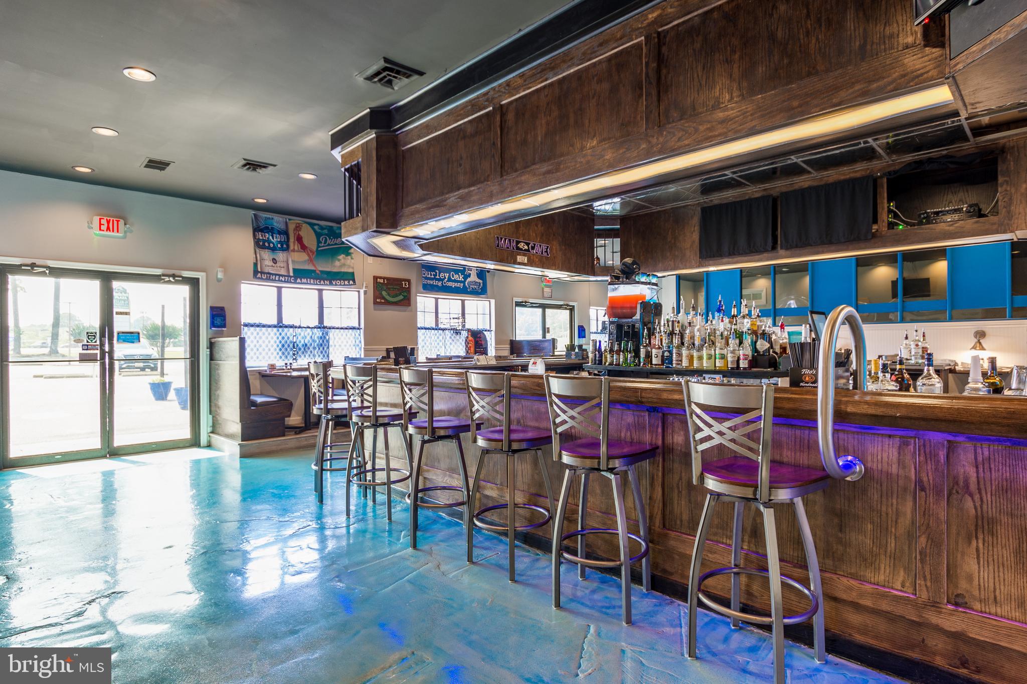 MARLIN PARK - Commercial Sale