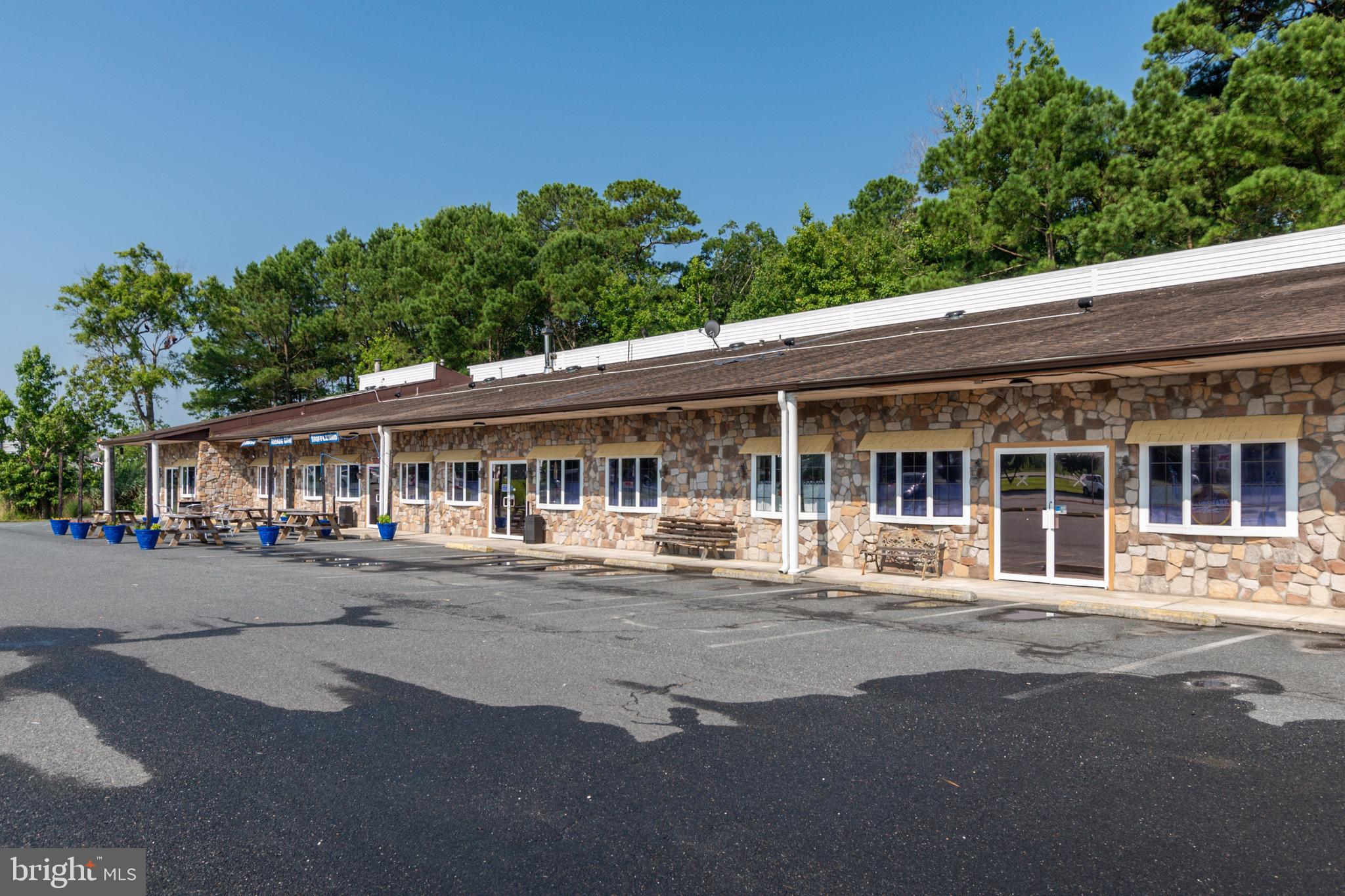 MARLIN PARK - Commercial Sale