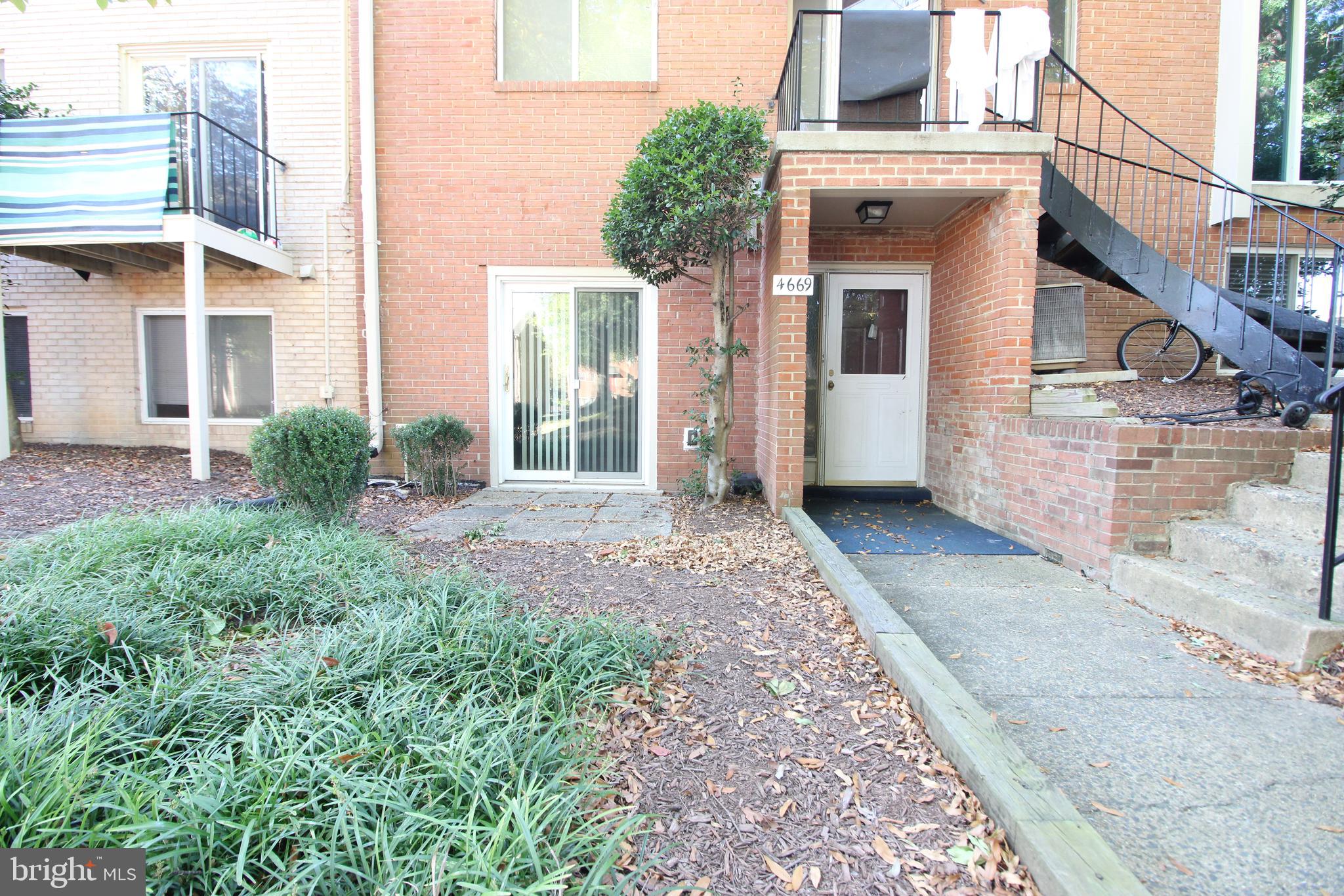 TERRACE TOWNHOUSES OF ANNANDALE - Residential Lease