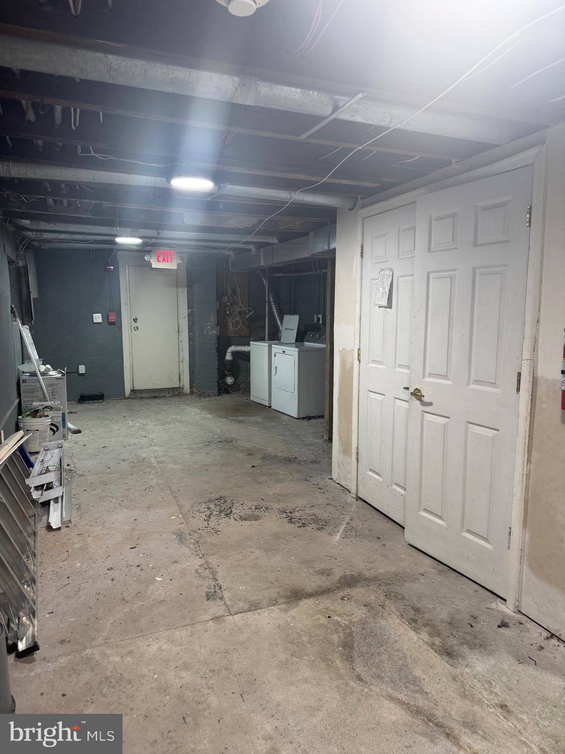 UNION SQUARE - Residential Lease