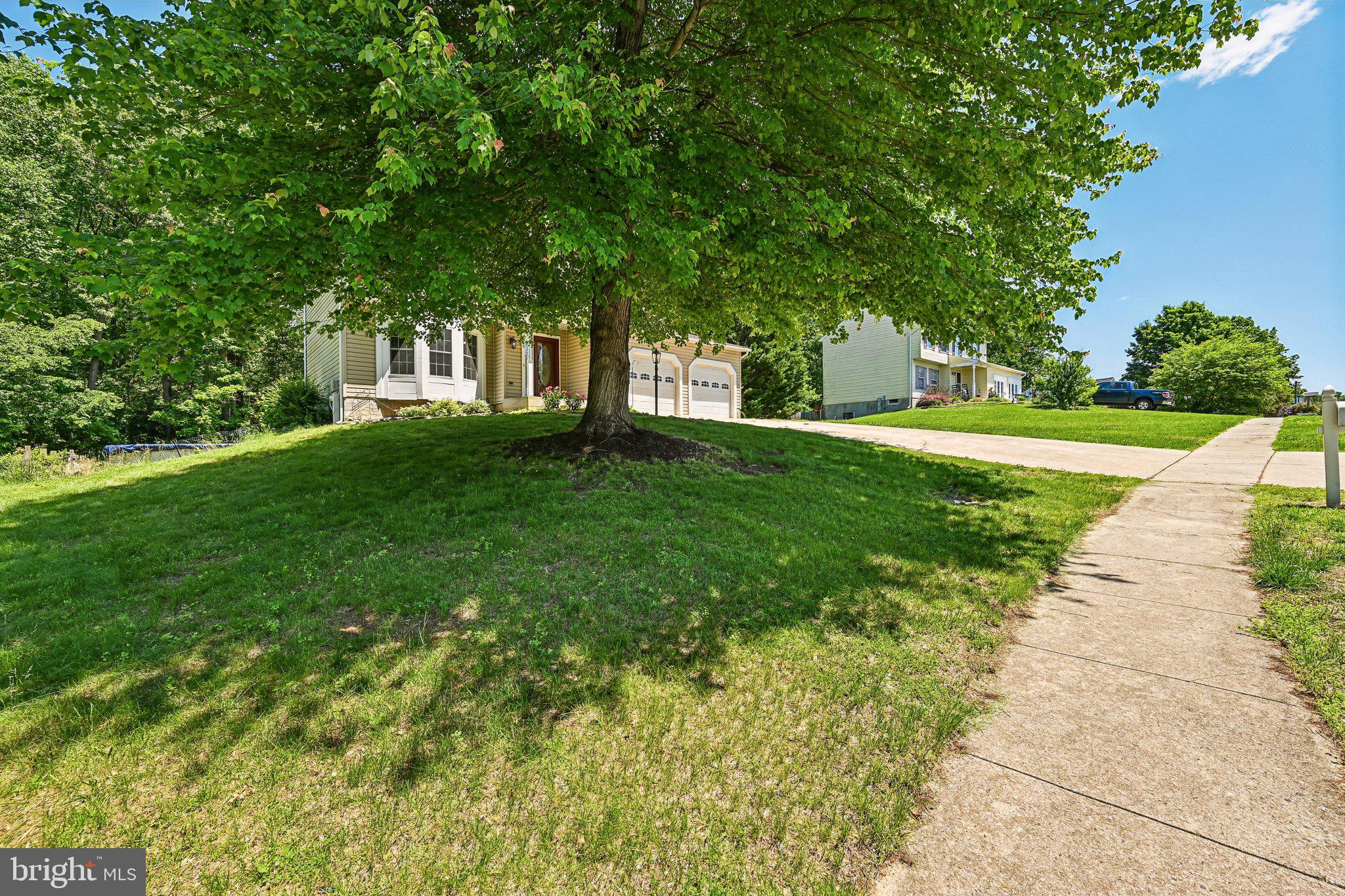 449 GRASMERE LANE