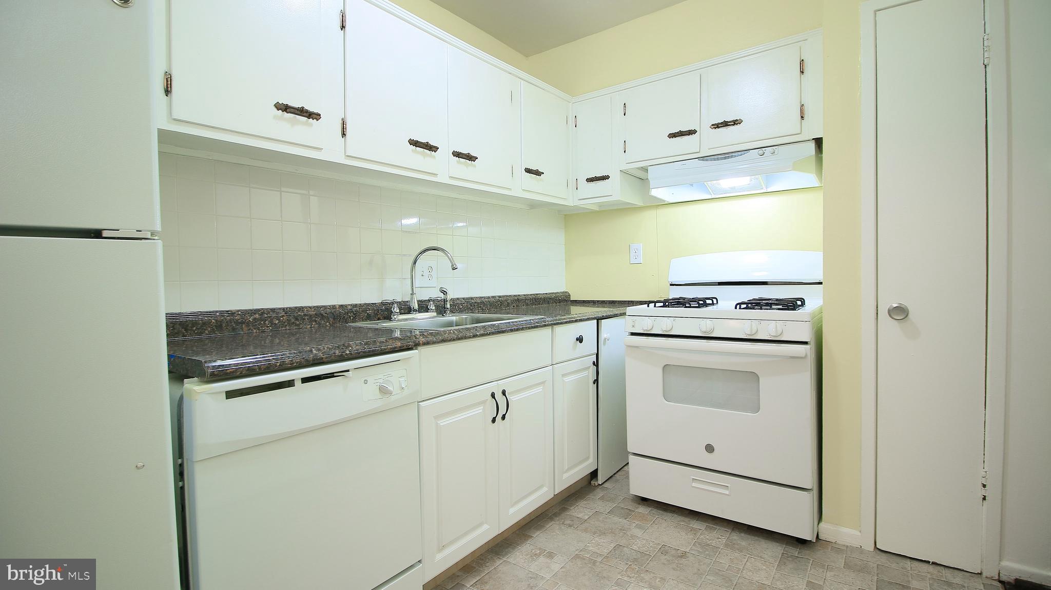 MOSBY WOODS GARDEN - Residential Lease