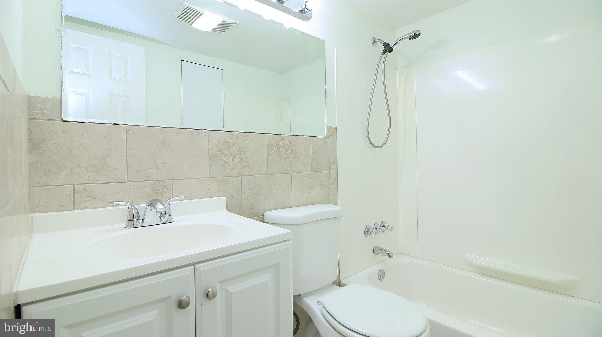 MOSBY WOODS GARDEN - Residential Lease