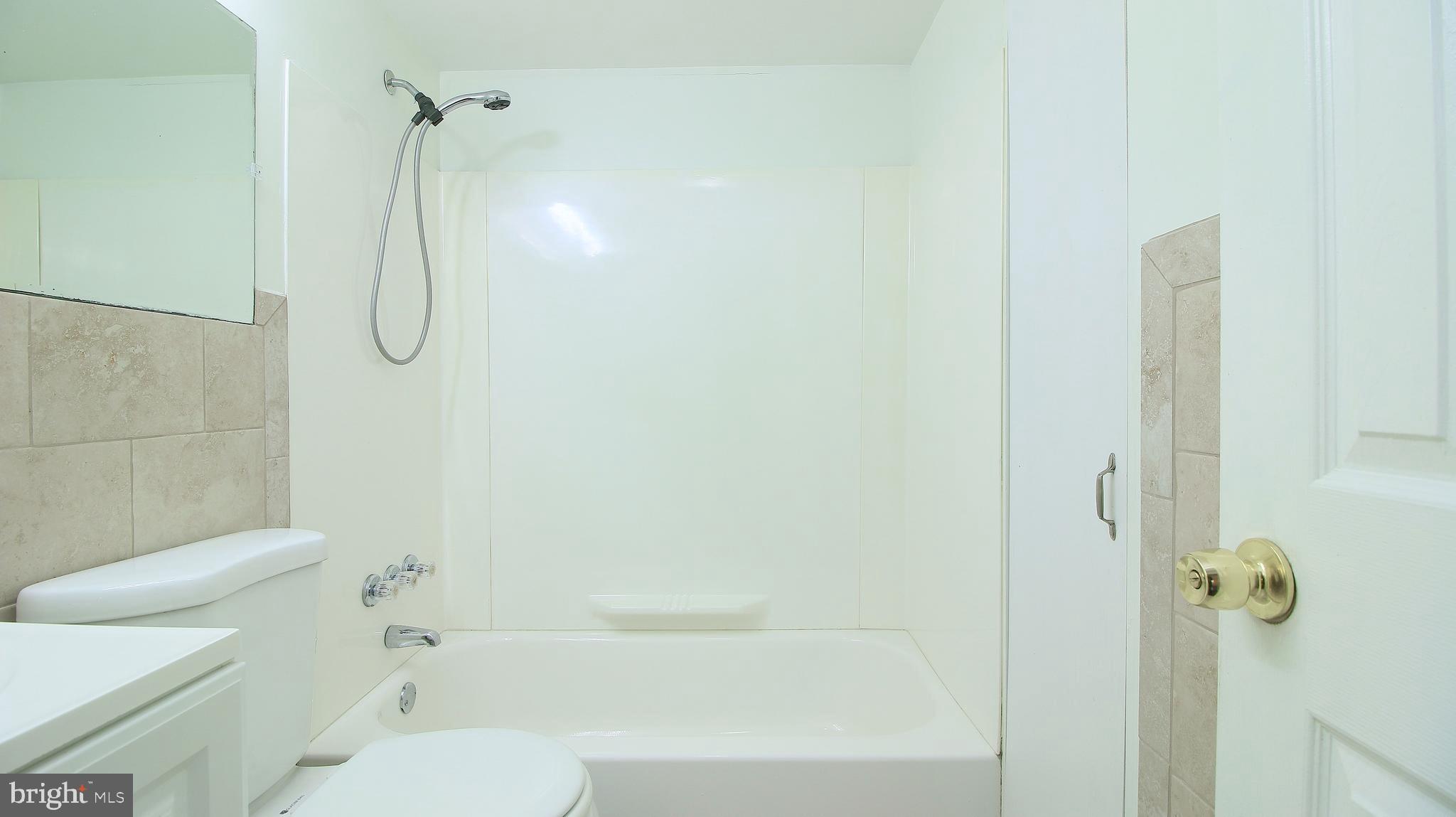 MOSBY WOODS GARDEN - Residential Lease