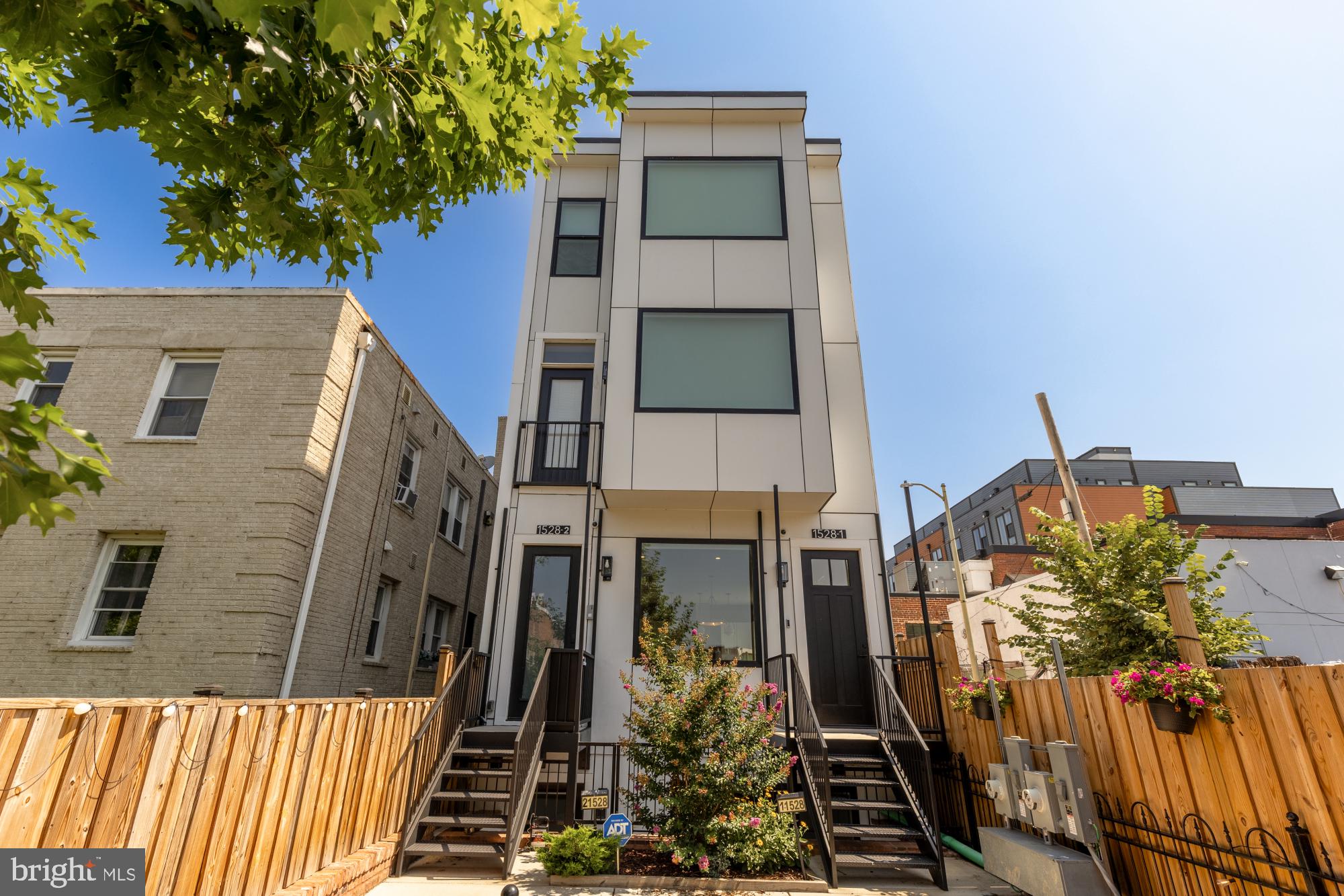 1528 OATES STREET NE 1