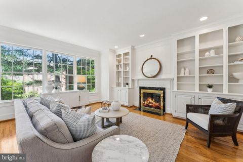 4819 FOXHALL CRESCENT NW WASHINGTON DC 20007