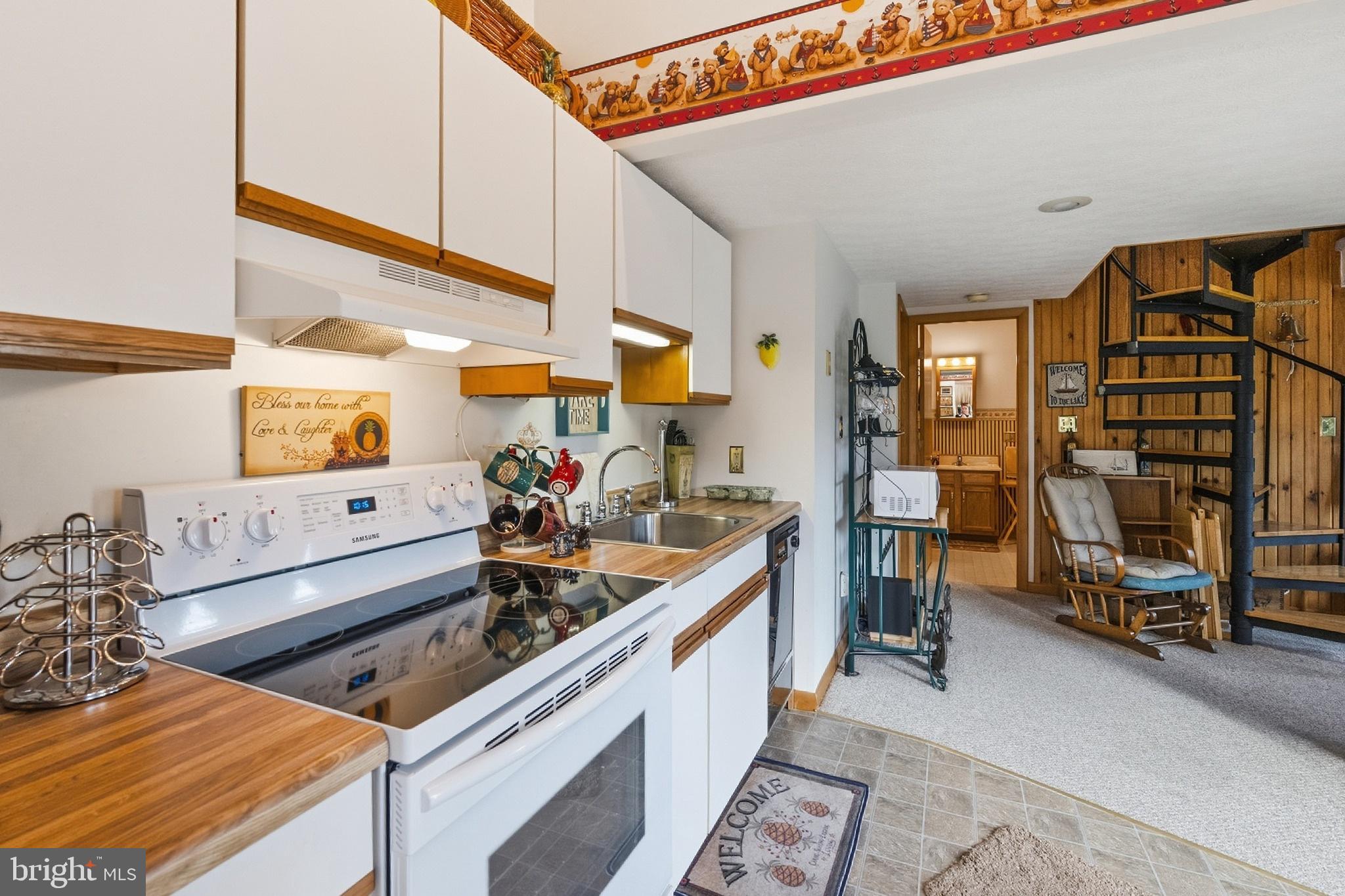 127 JEFFREY LANE 4