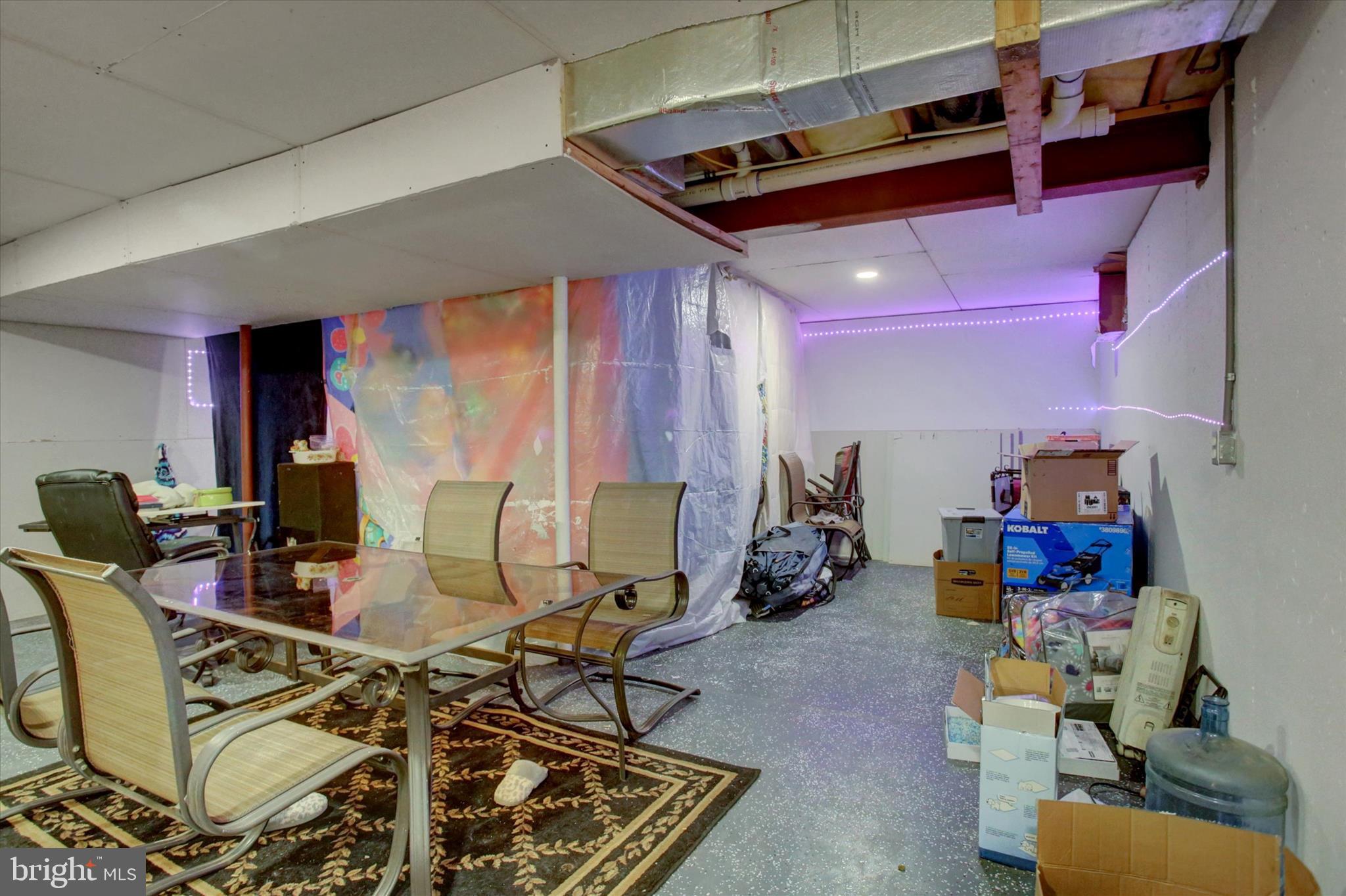 NORTH NEWTON HILLS - Residential