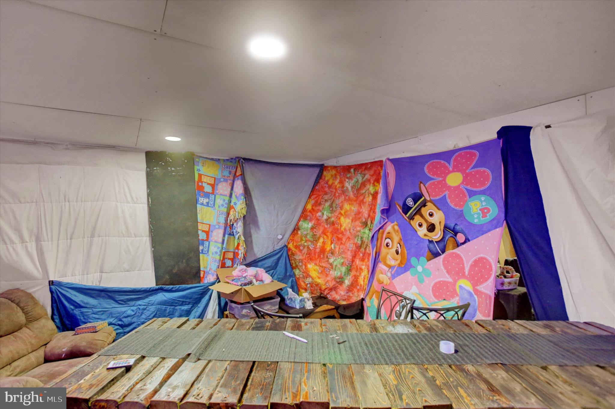 NORTH NEWTON HILLS - Residential