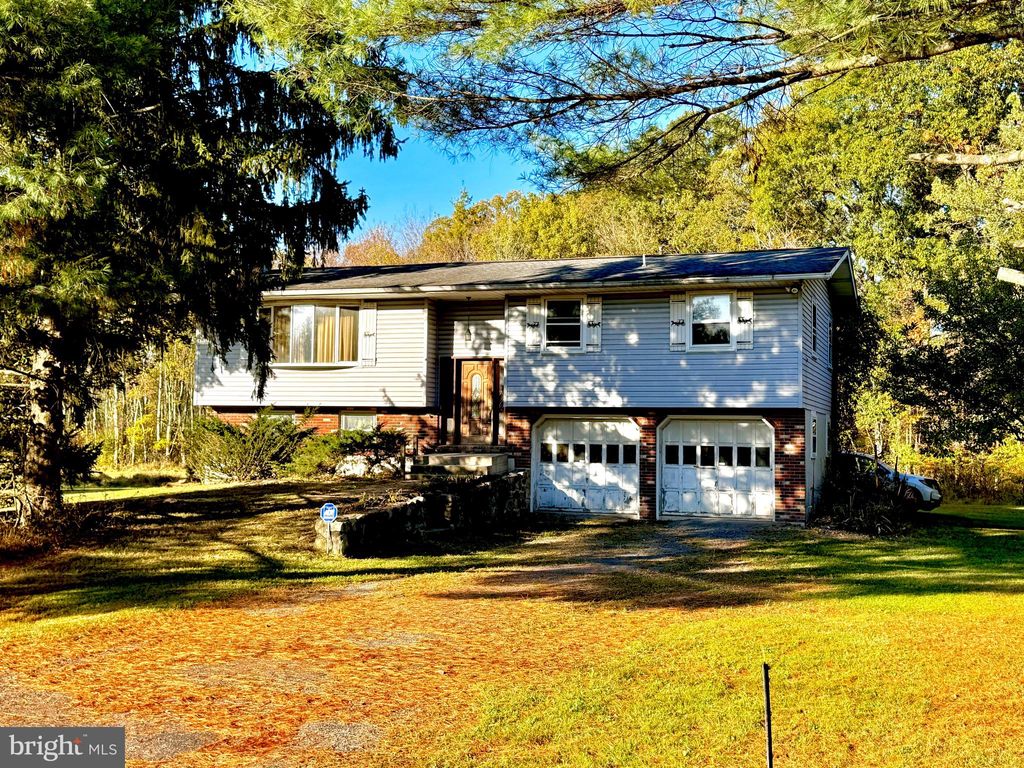 Photo of 594 Dairy Rd Ln, BRODHEADSVILLE, PA 18322 (MLS # PAMR2005722)