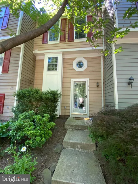 1519 Woodcrest Drive, Reston, VA MLS: VAFX2224916