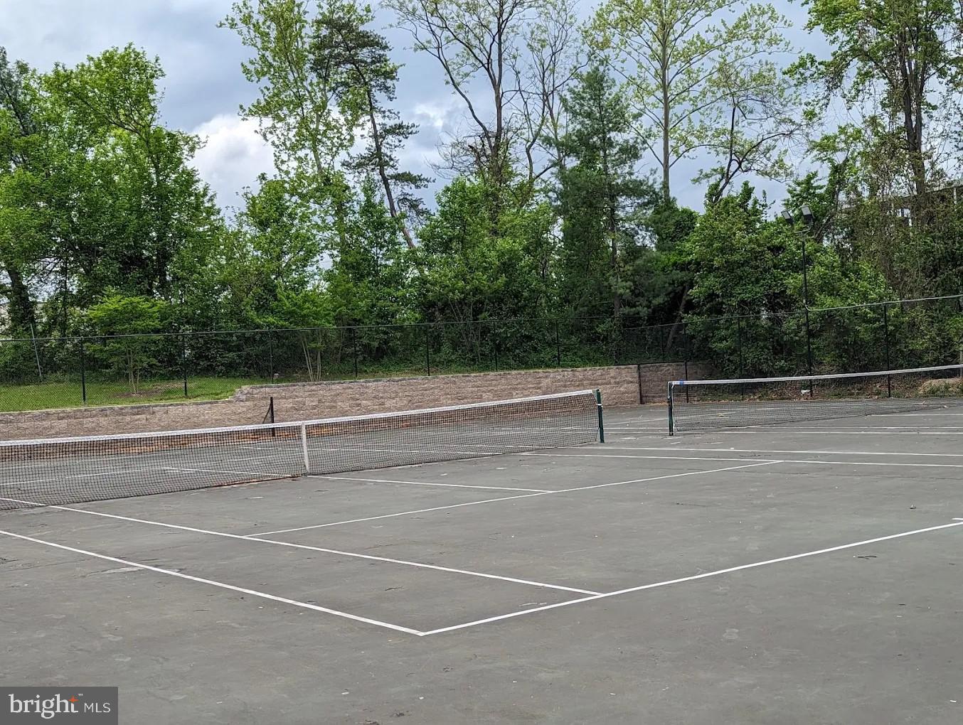 SEVEN OAKS - Residential