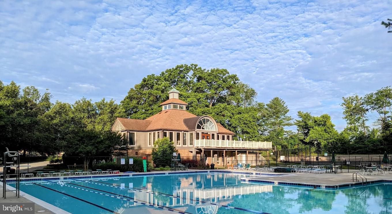 SEVEN OAKS - Residential