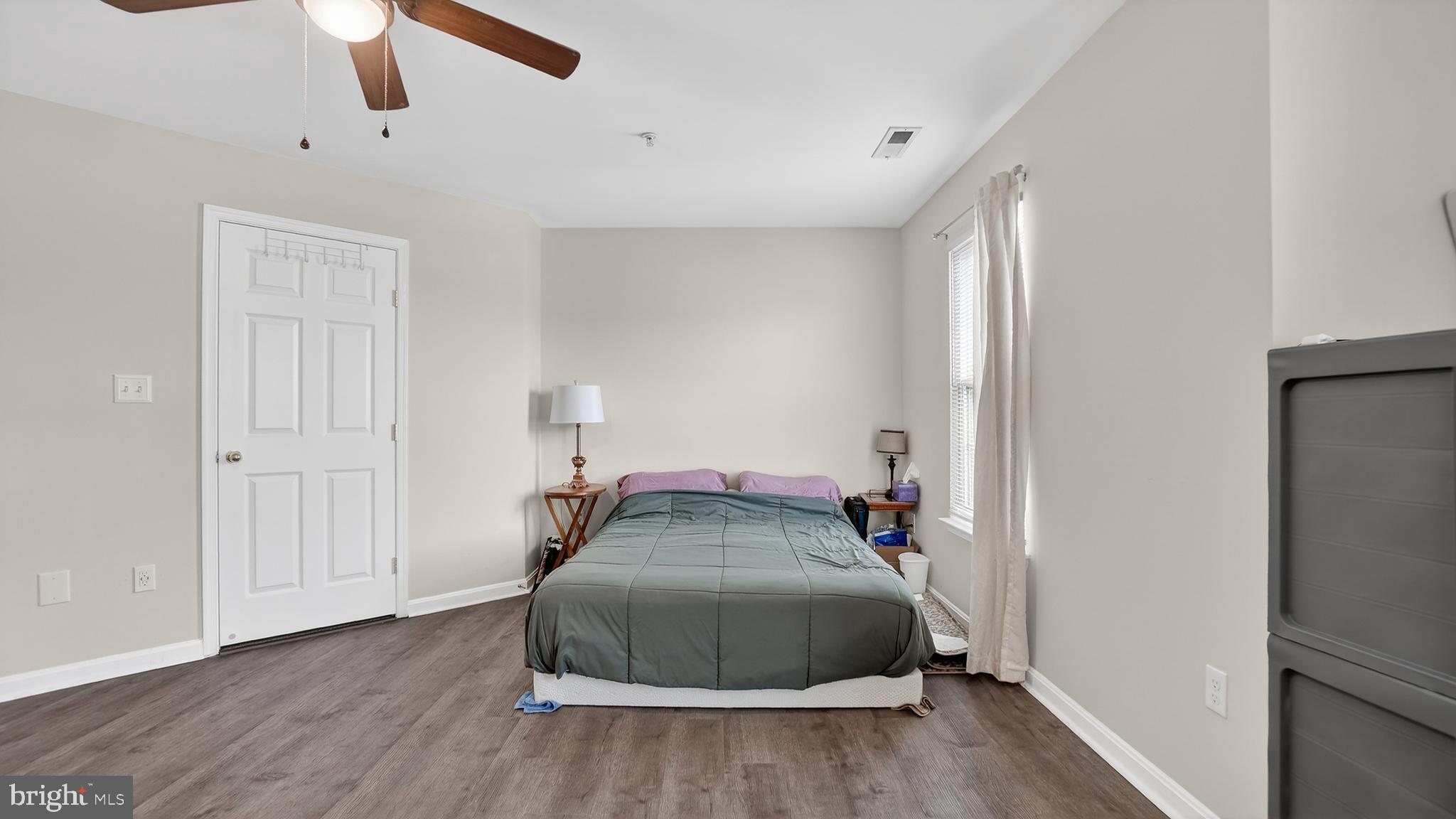 SEVEN OAKS - Residential