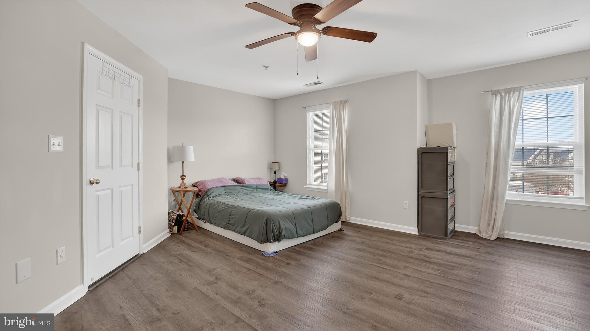 SEVEN OAKS - Residential