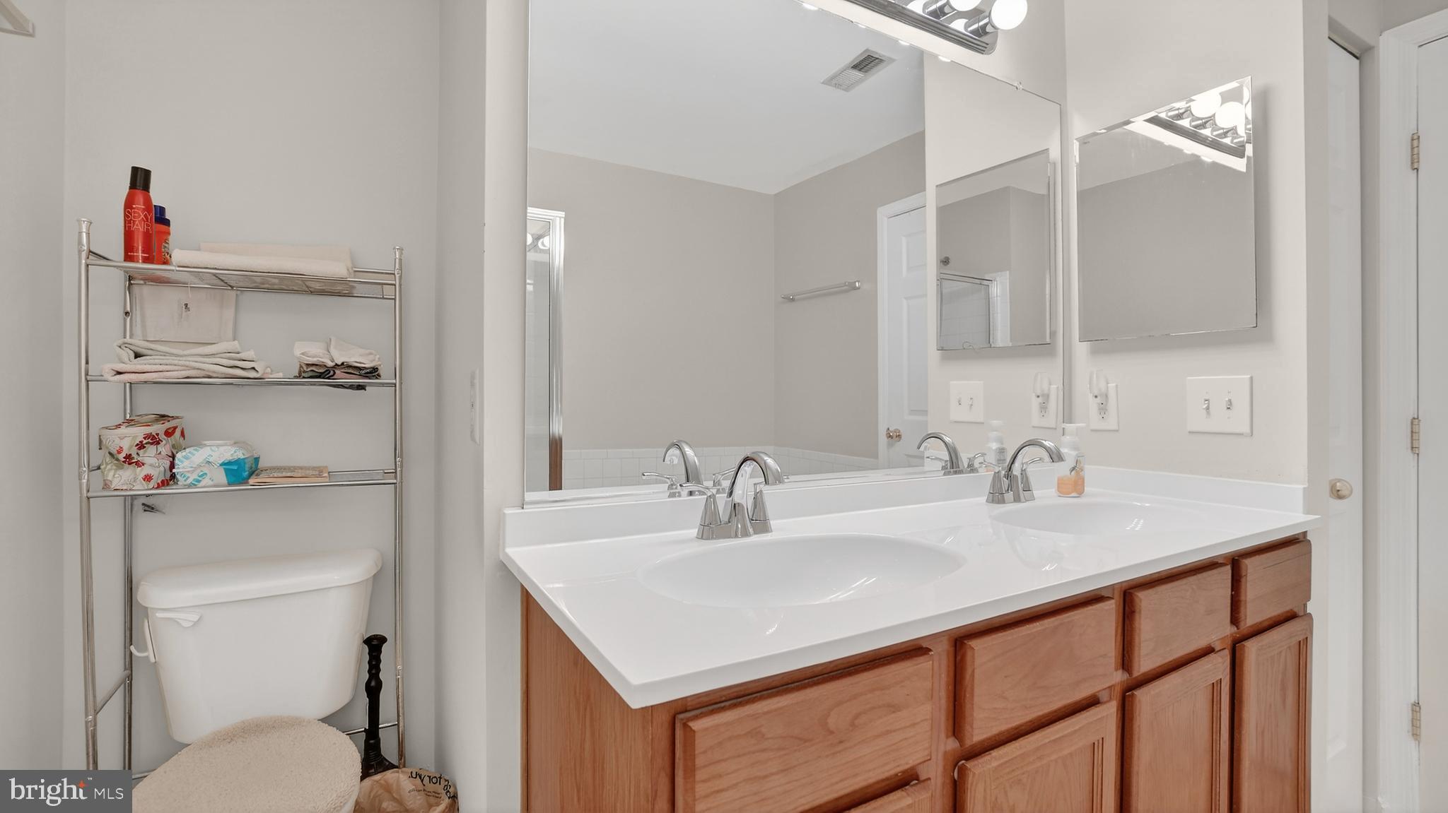 SEVEN OAKS - Residential