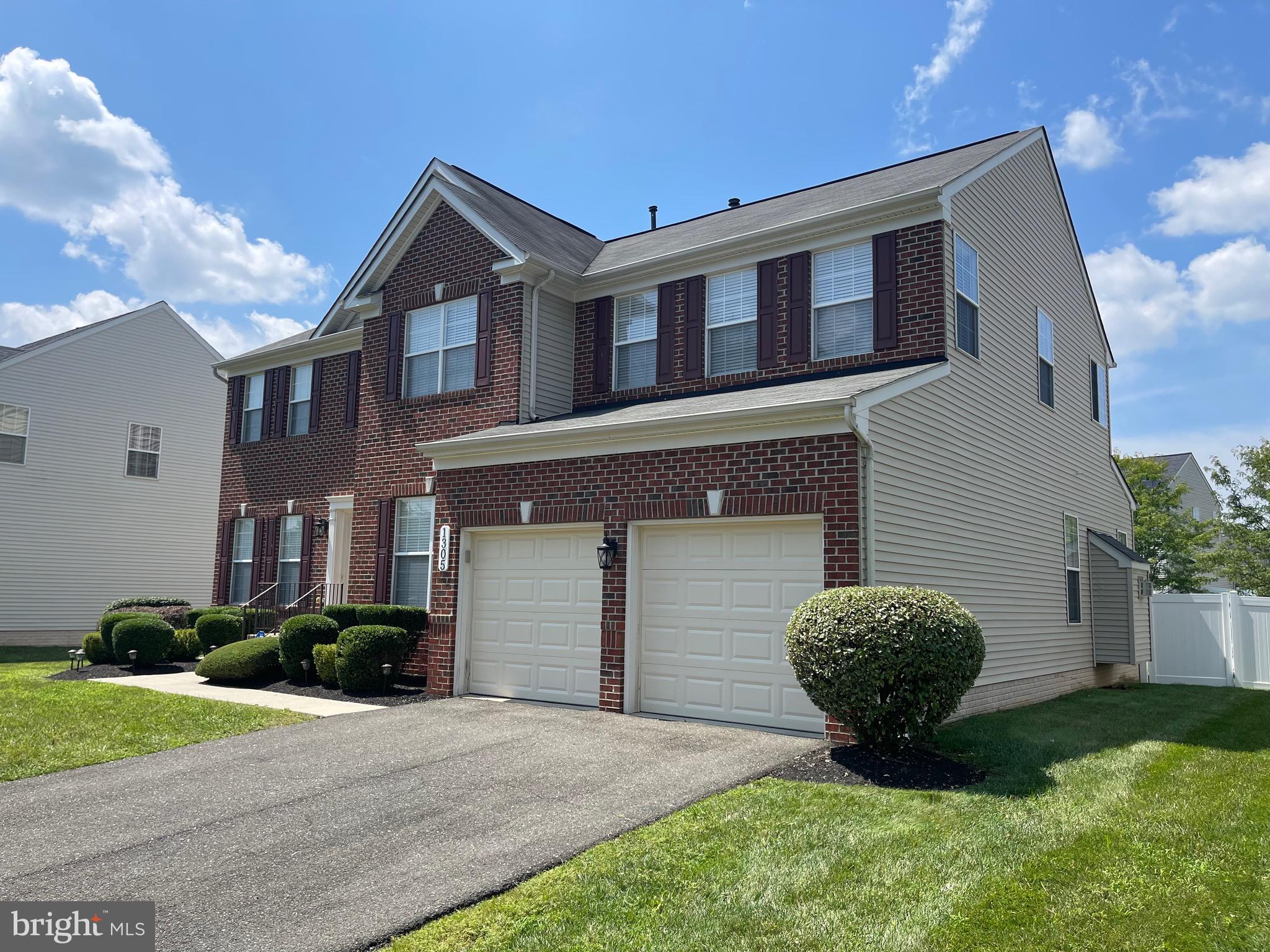 HERITAGE GLEN-PLAT FIVE> - Residential Lease