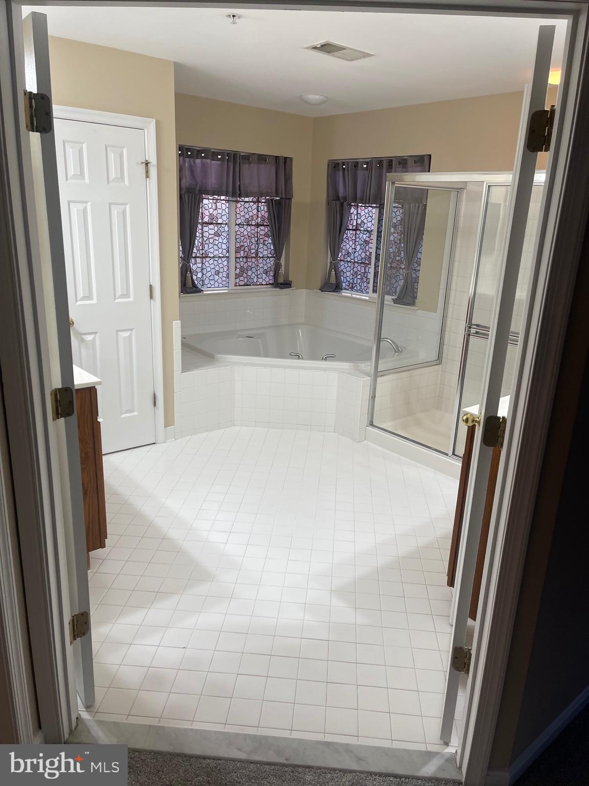 HERITAGE GLEN-PLAT FIVE> - Residential Lease