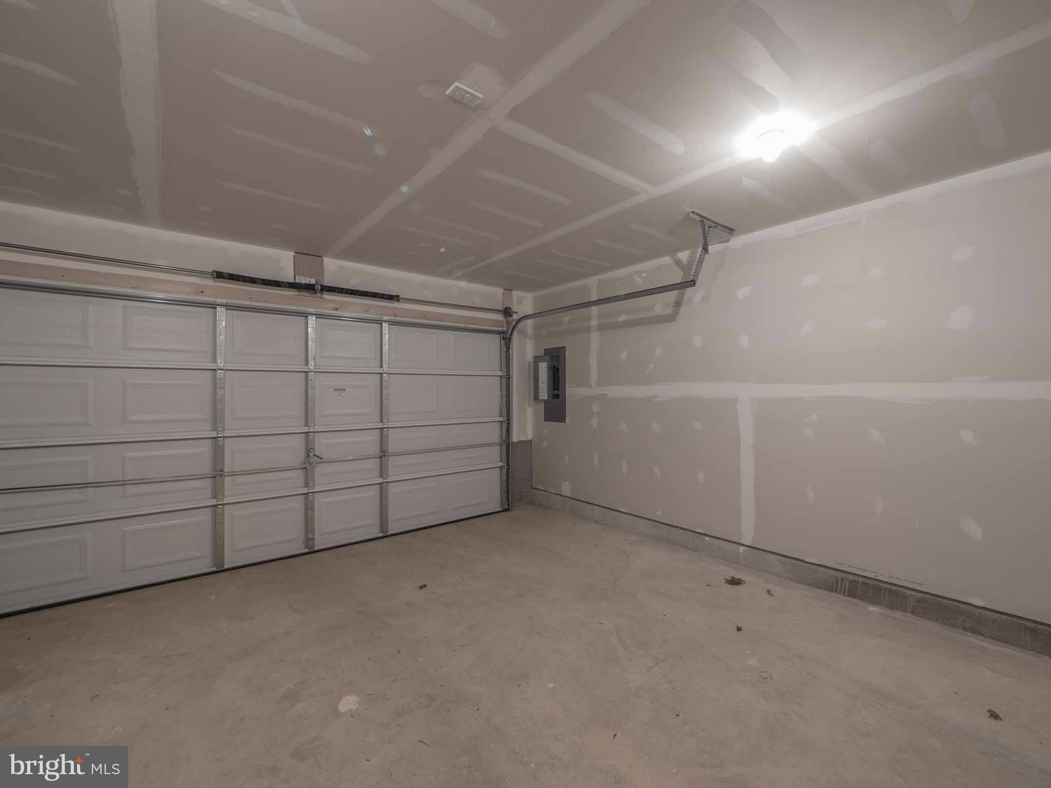 OAK TREE LANDING - Residential