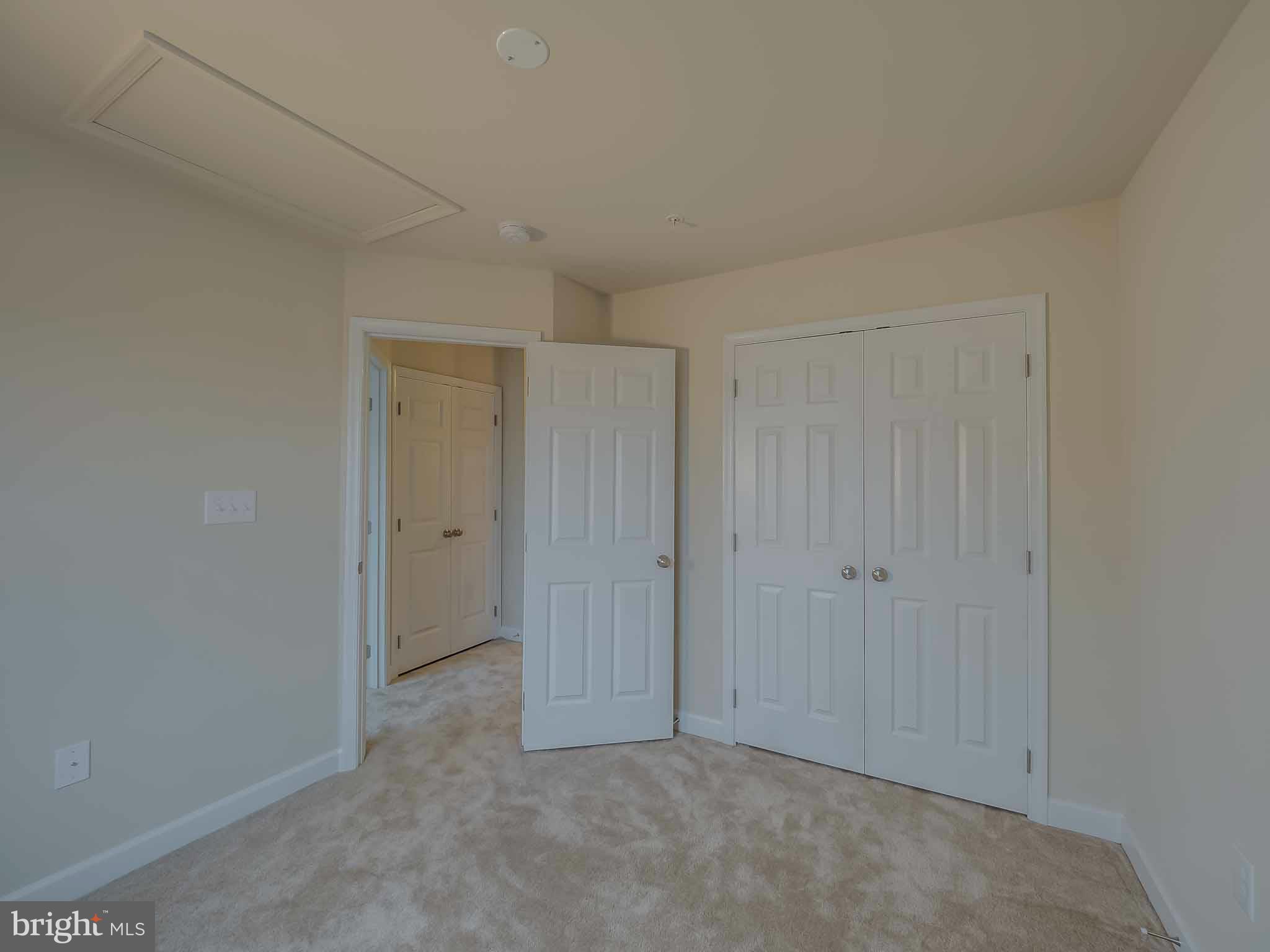 OAK TREE LANDING - Residential