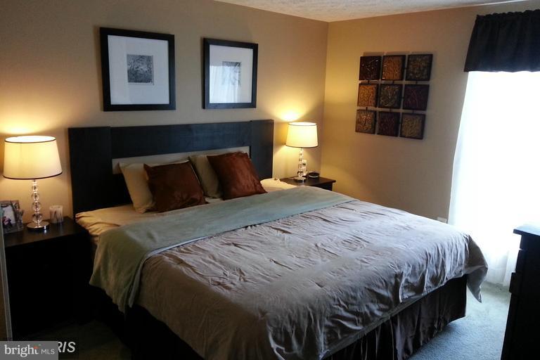 LAWRENCE HILL - Residential