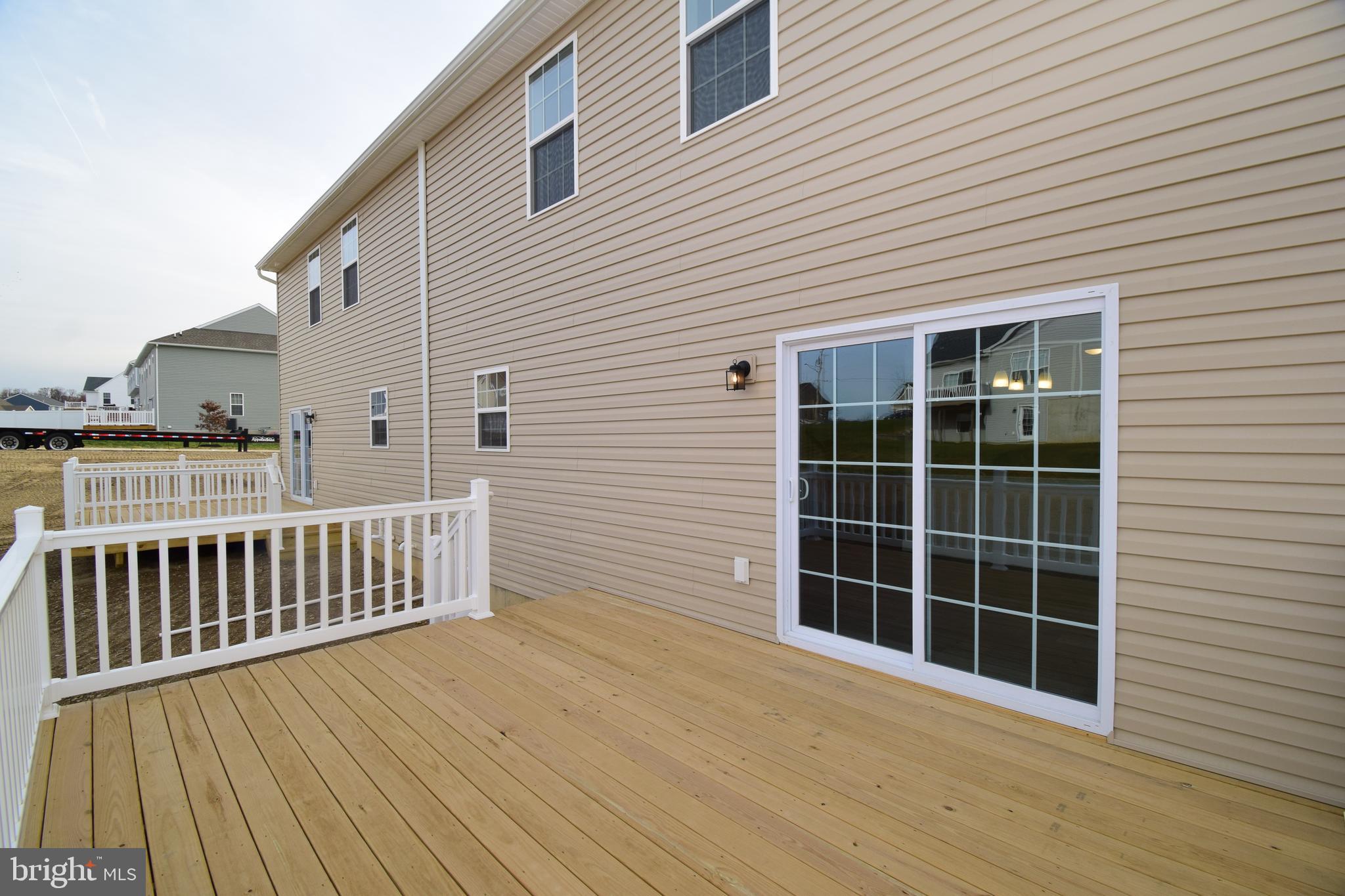 MCINTOSH FARMS - Residential