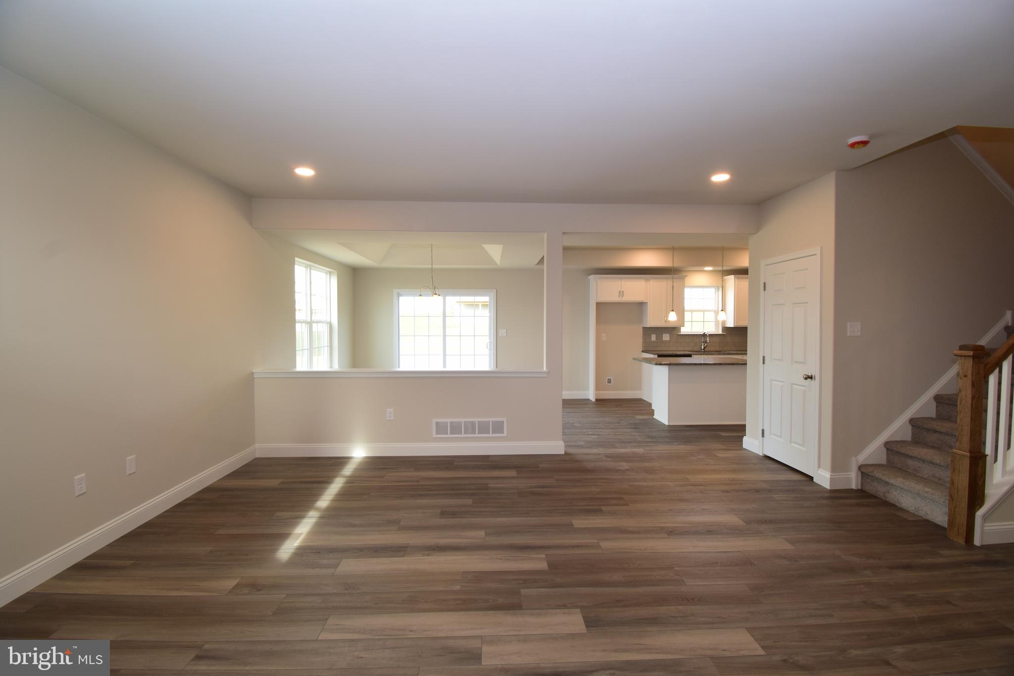 MCINTOSH FARMS - Residential