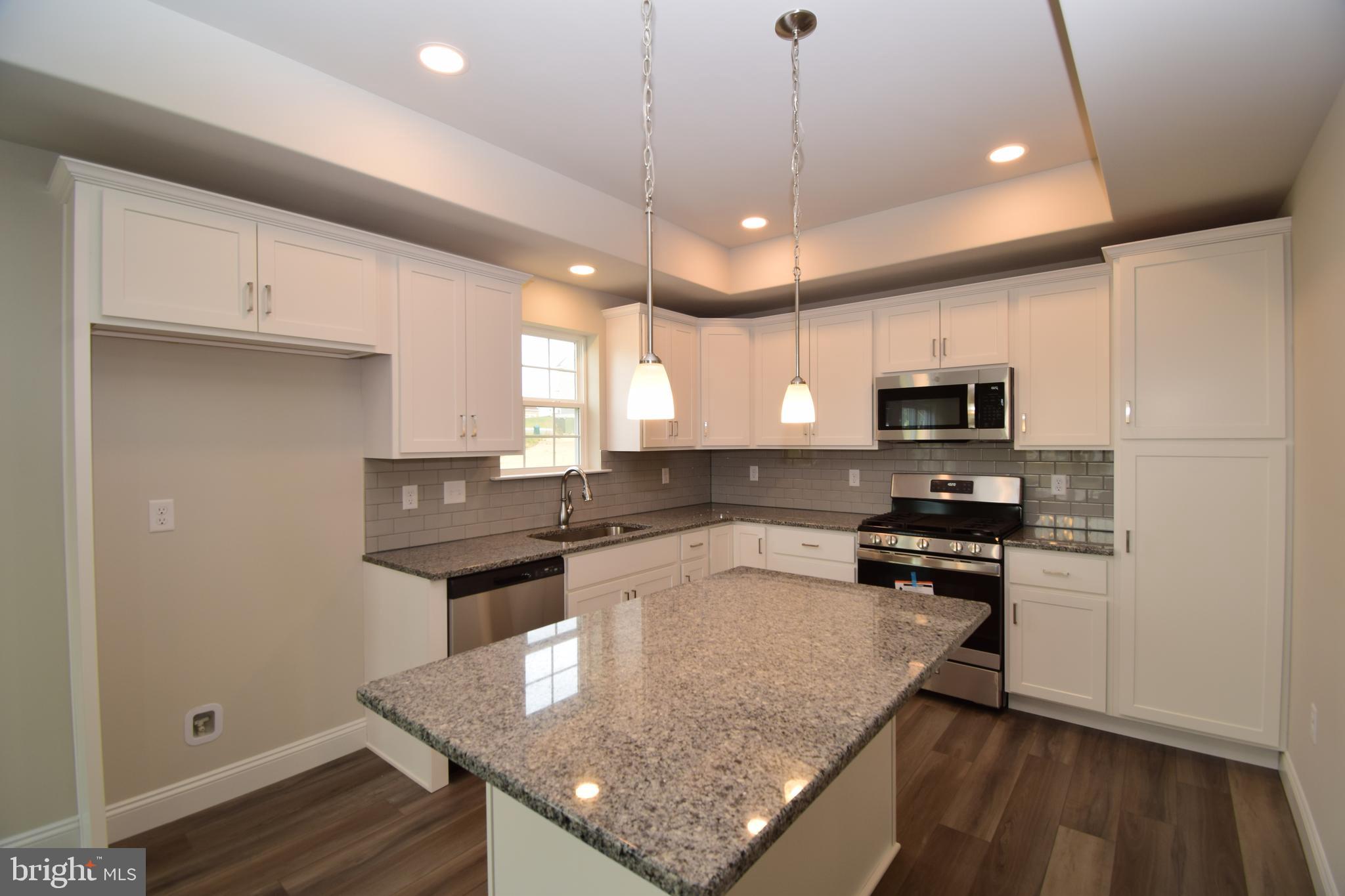 MCINTOSH FARMS - Residential