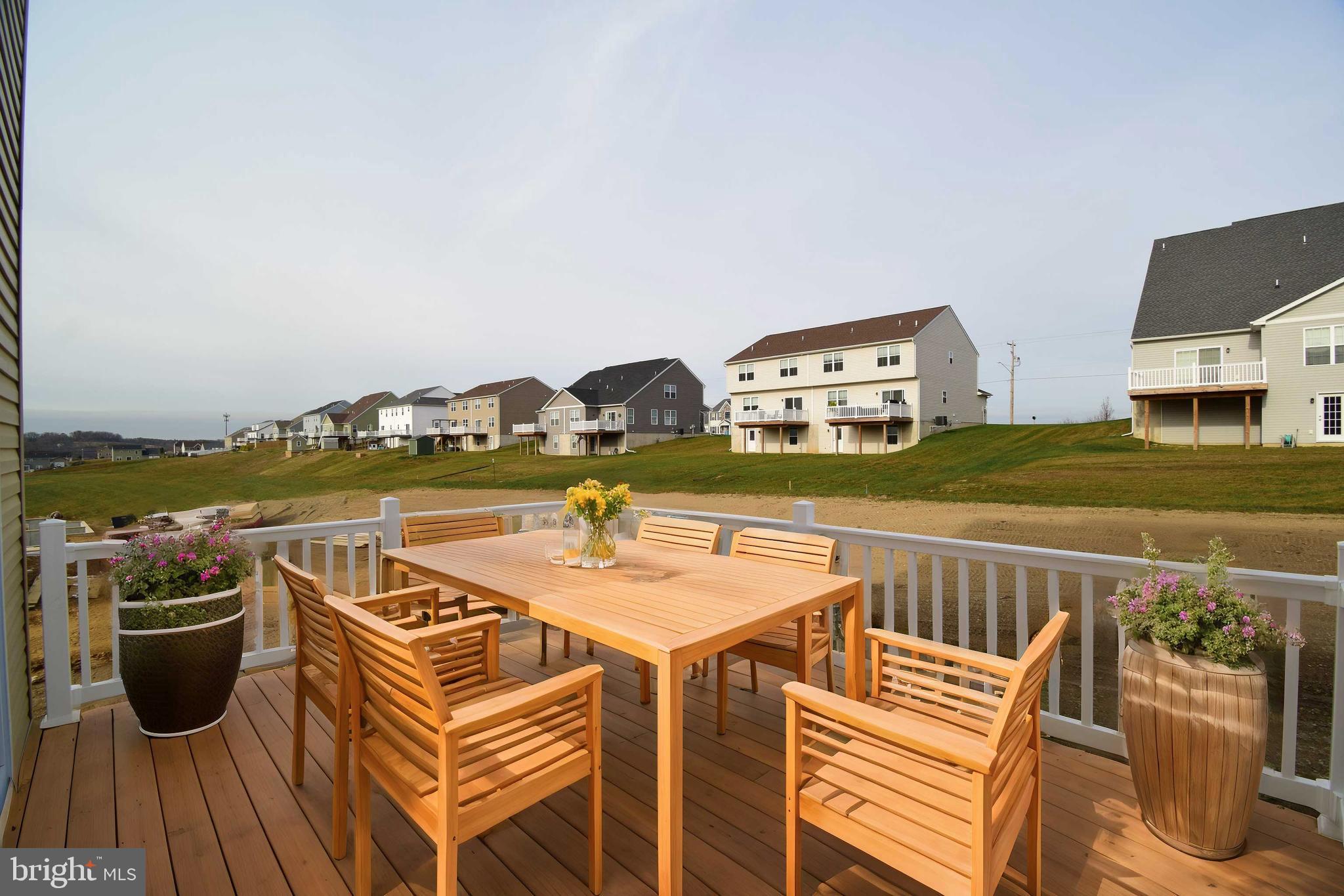 MCINTOSH FARMS - Residential