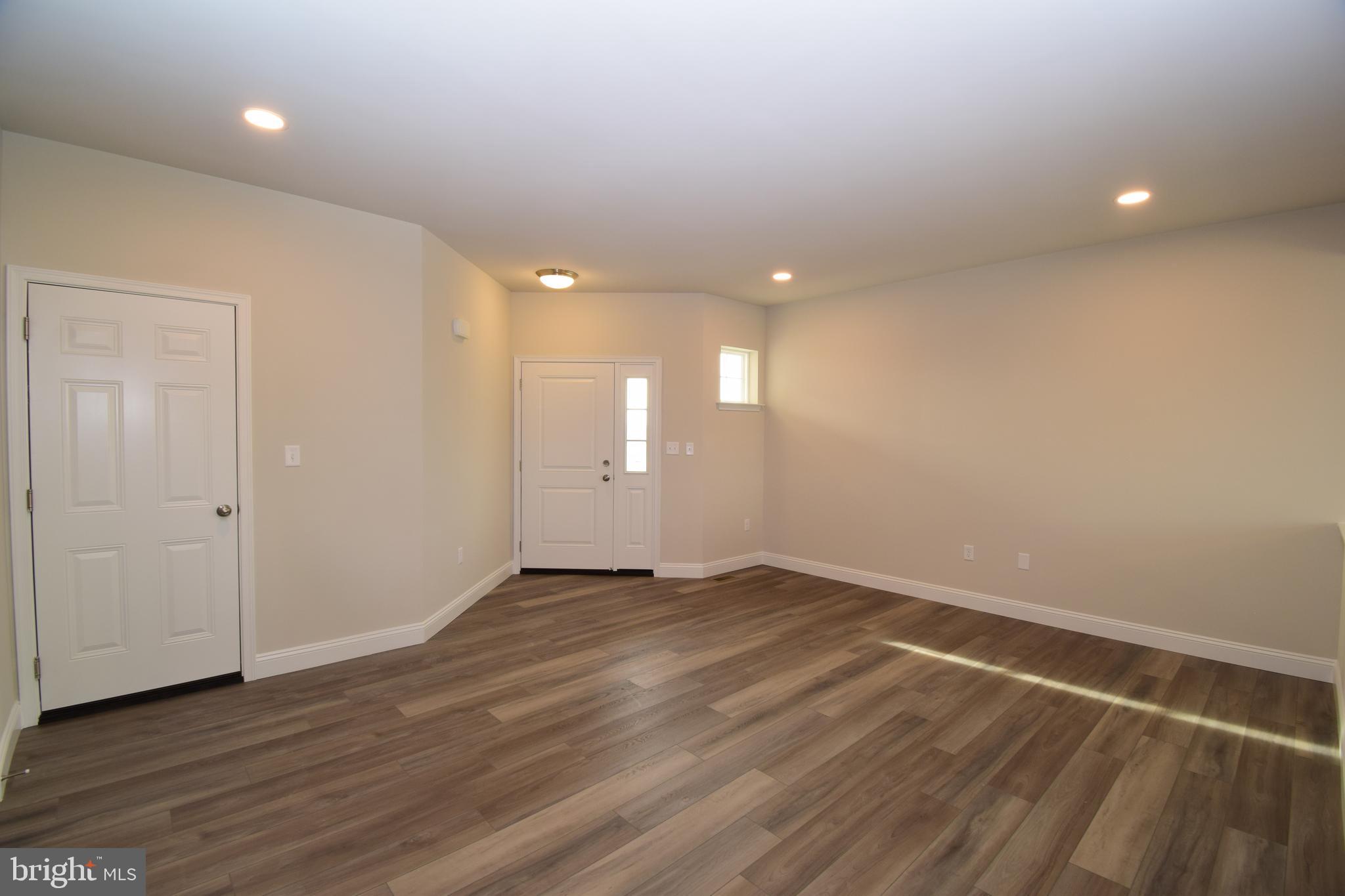 MCINTOSH FARMS - Residential